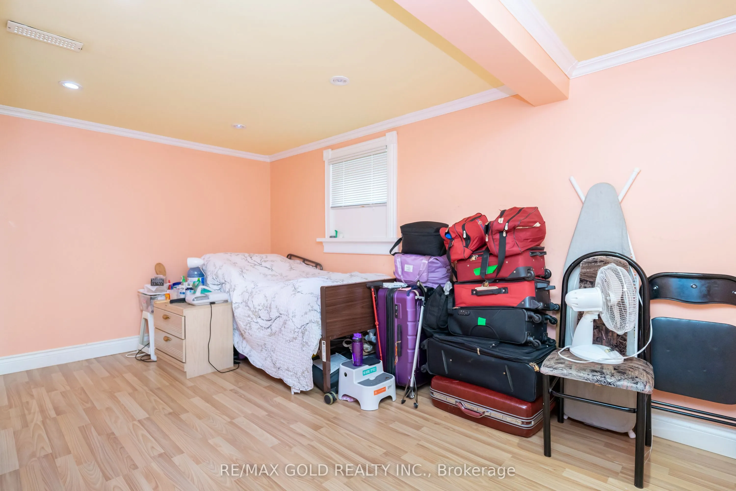 10 Edenridge Drive