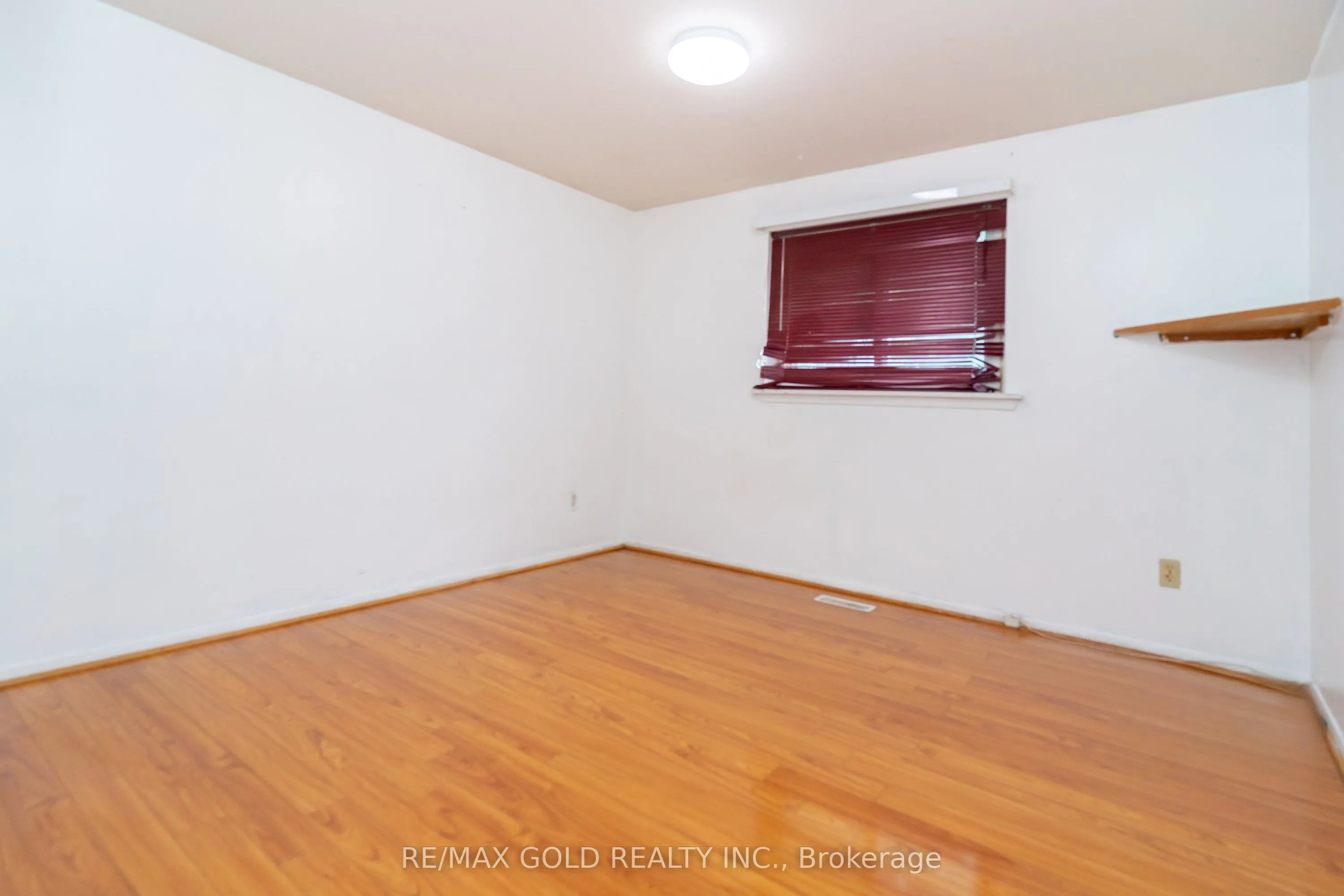 10 Edenridge Drive
