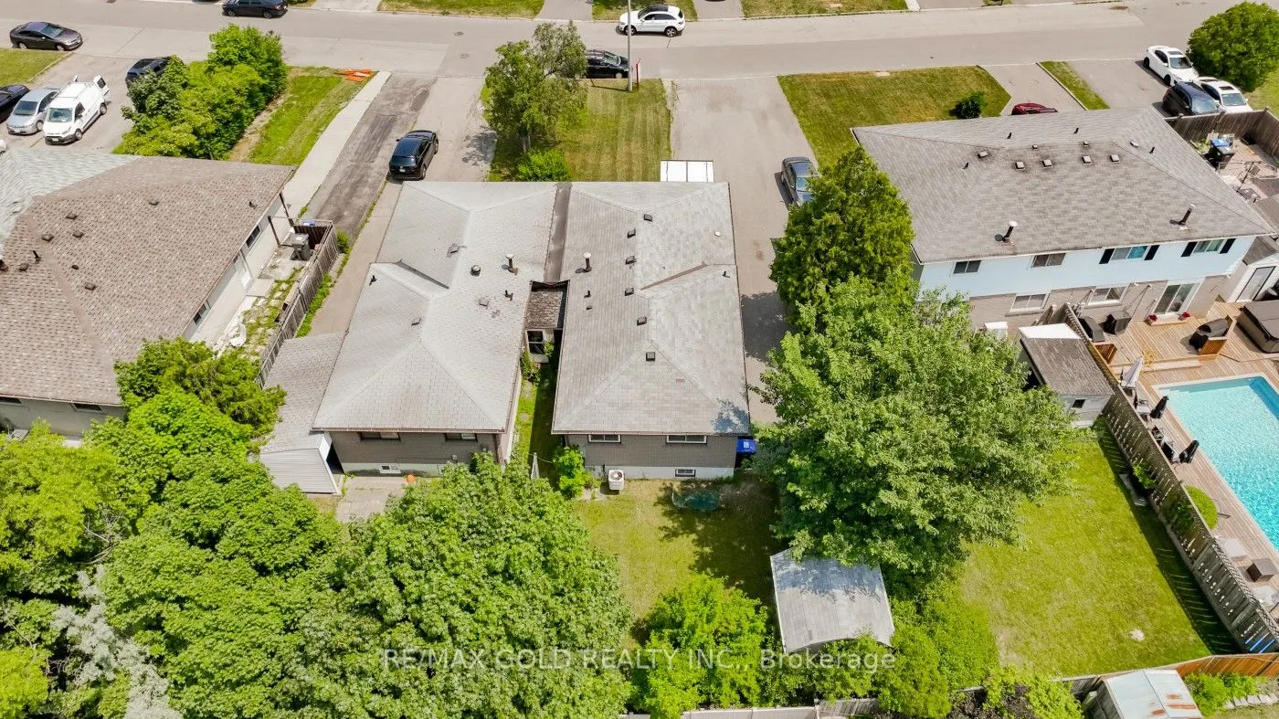 10 Edenridge Drive