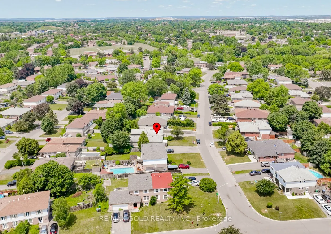 10 Edenridge Drive