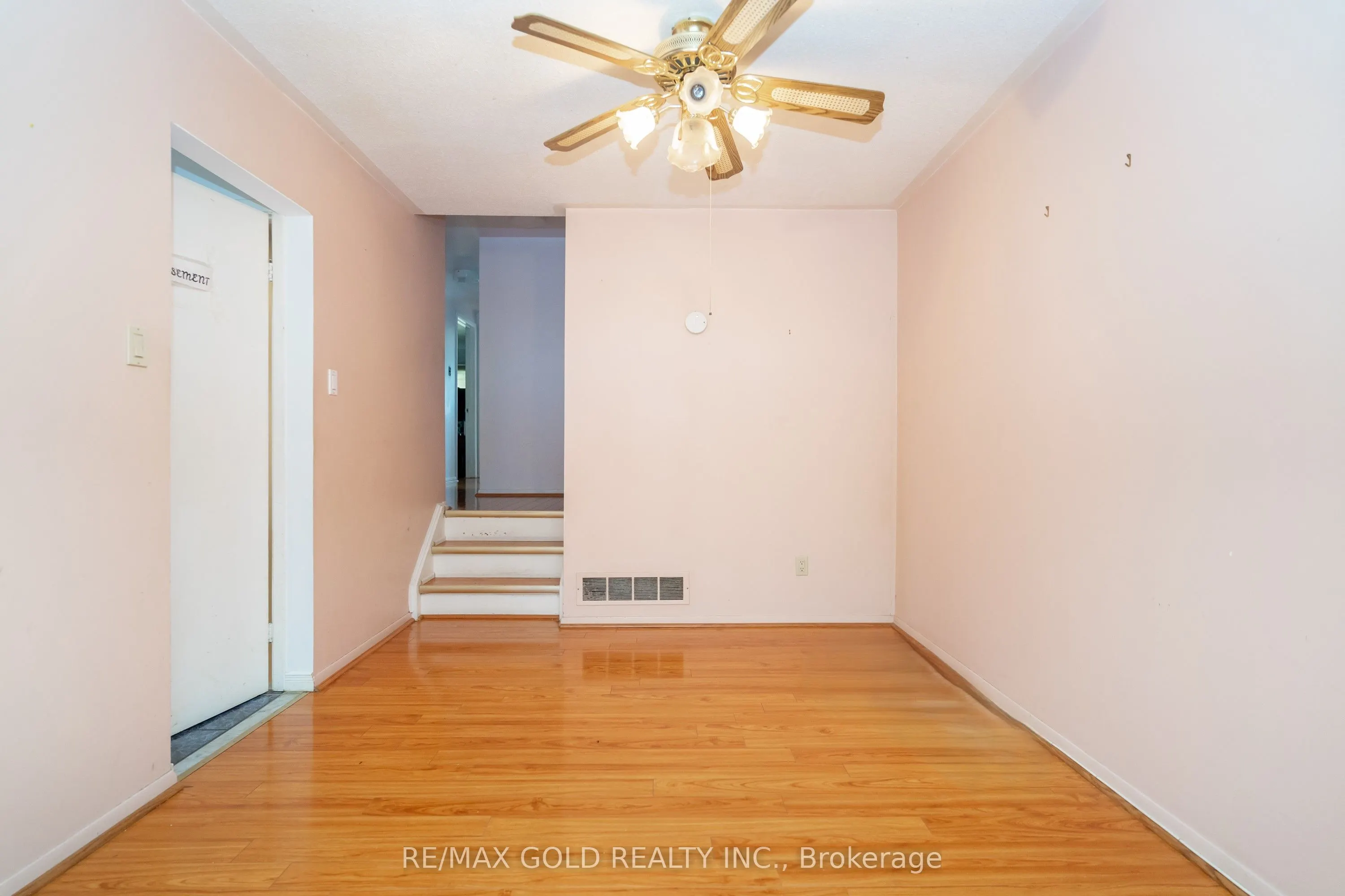 10 Edenridge Drive
