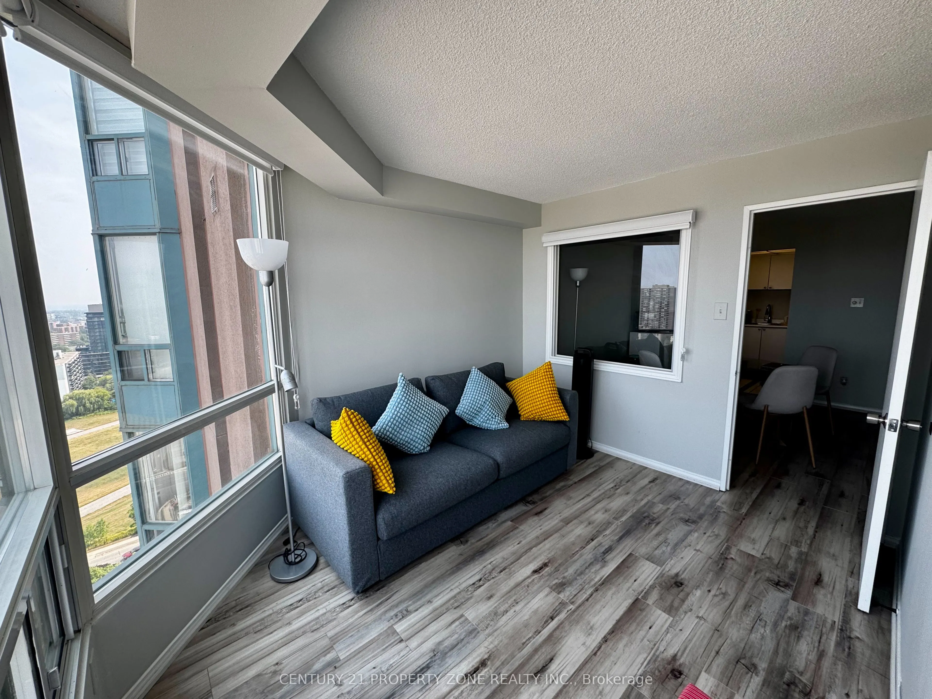 115 Hillcrest Avenue, #2015