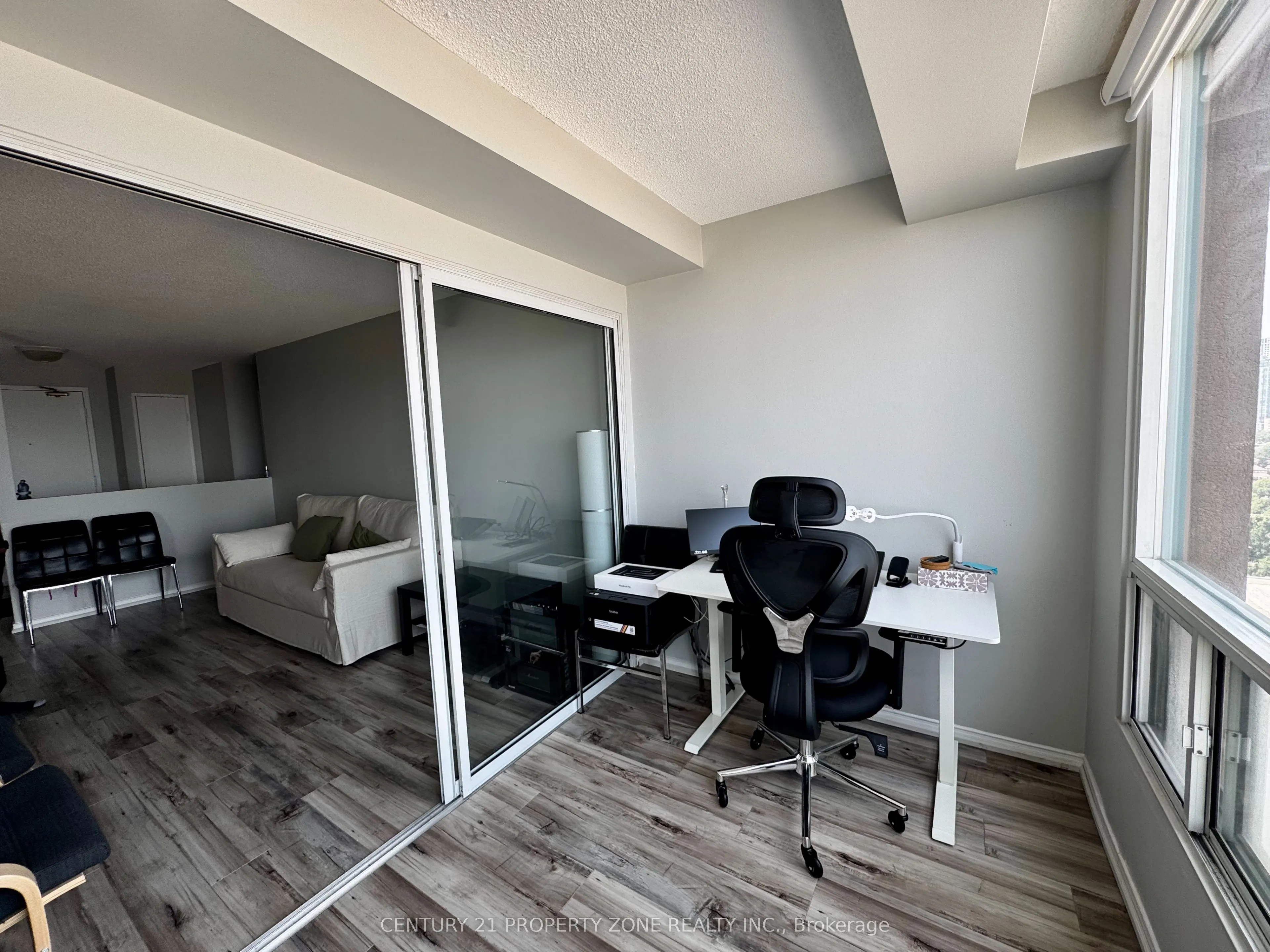115 Hillcrest Avenue, #2015
