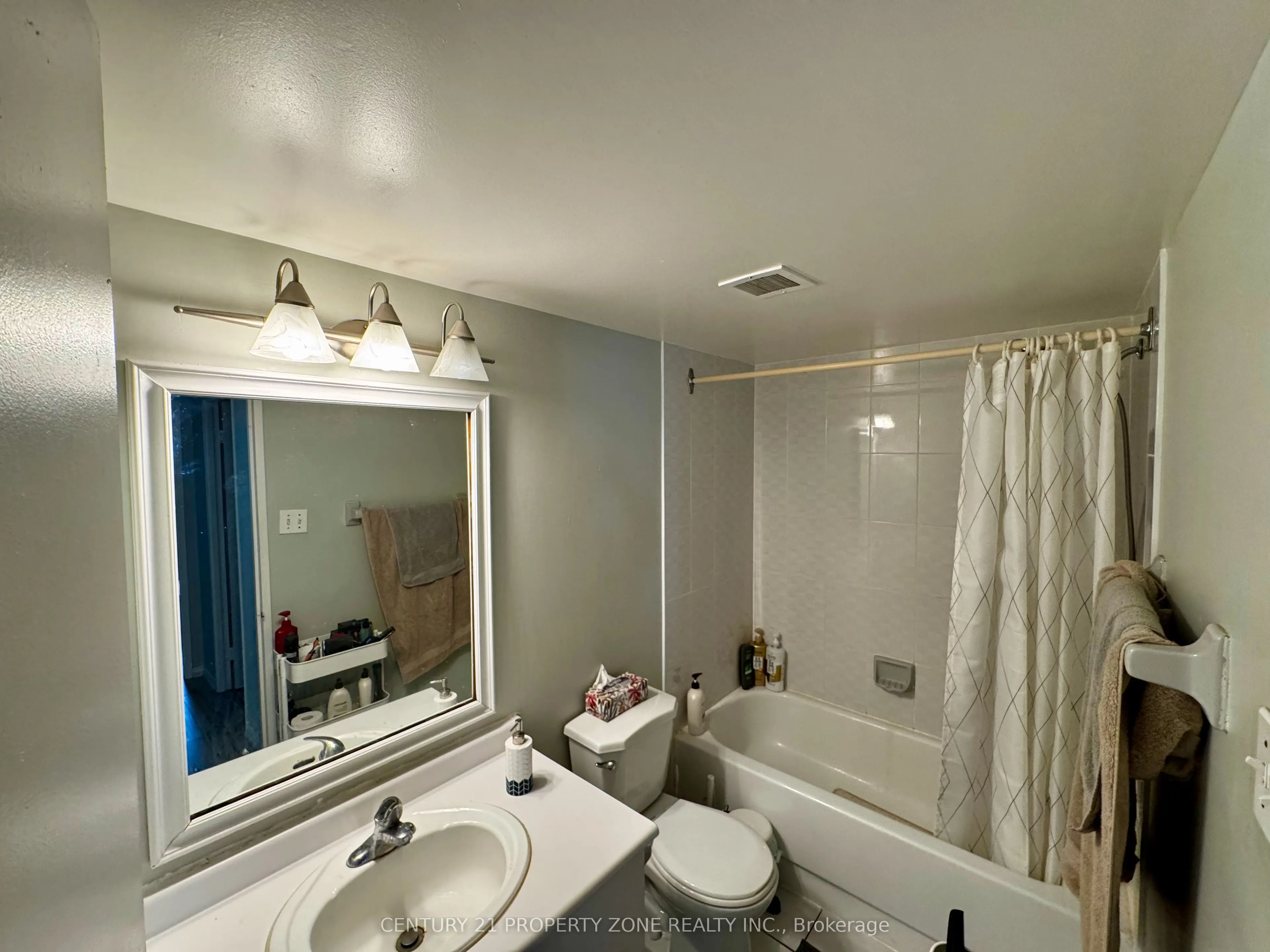 115 Hillcrest Avenue, #2015