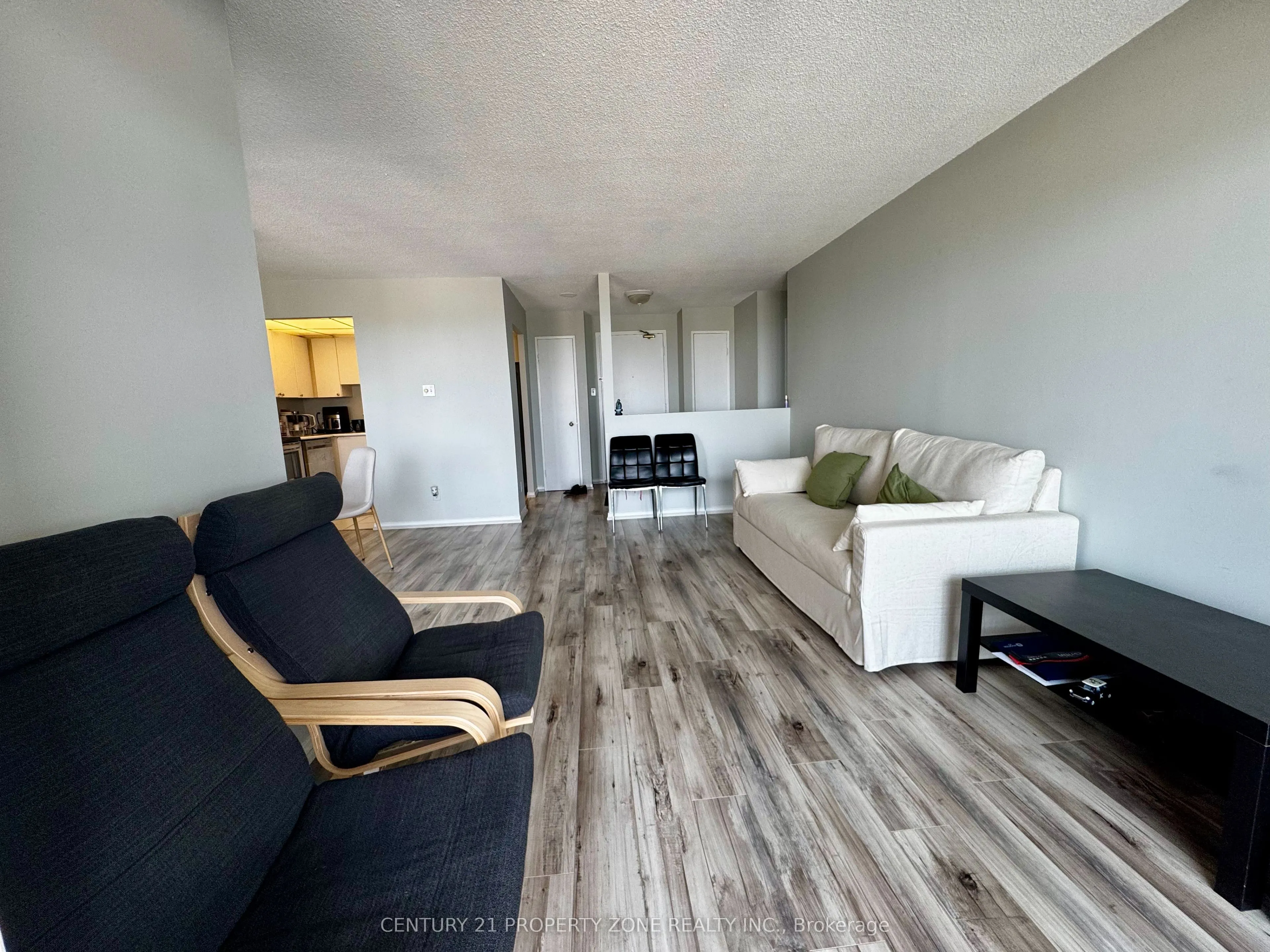 115 Hillcrest Avenue, #2015