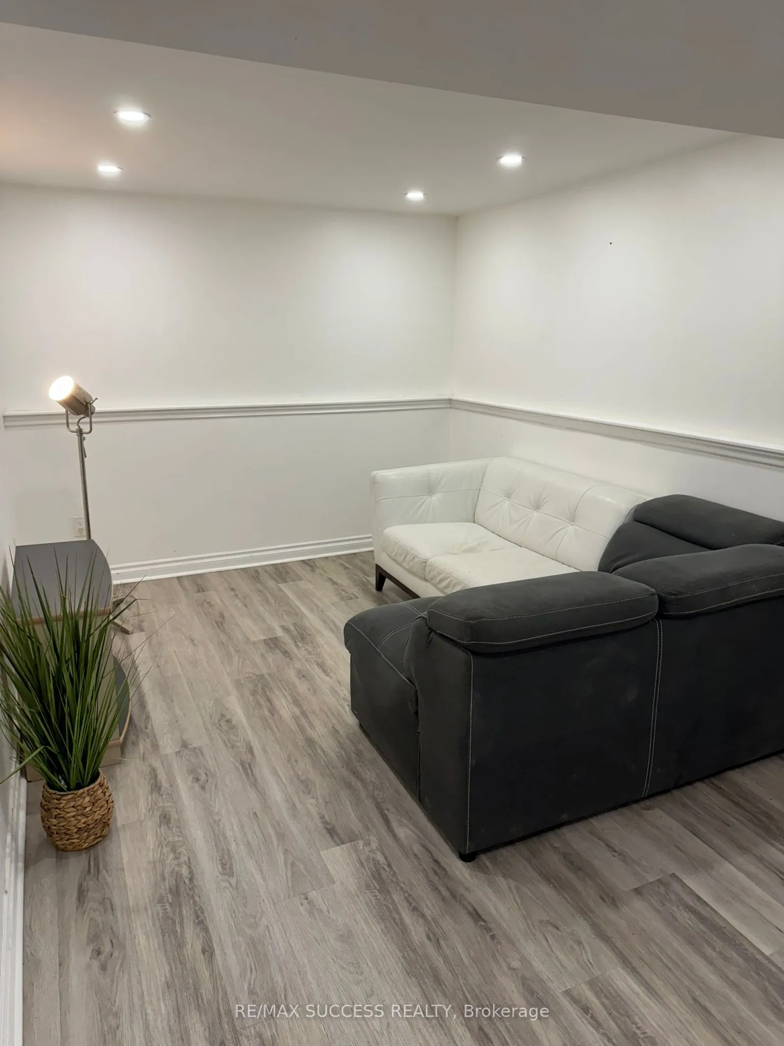 32 Martindale Crescent