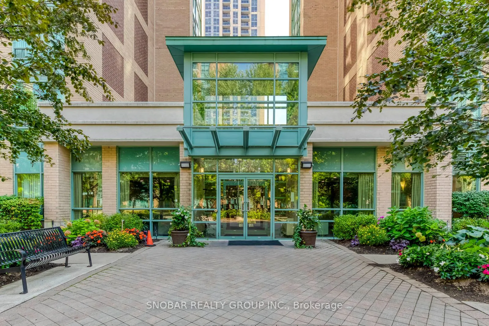 7 Michael Power Place, #1503