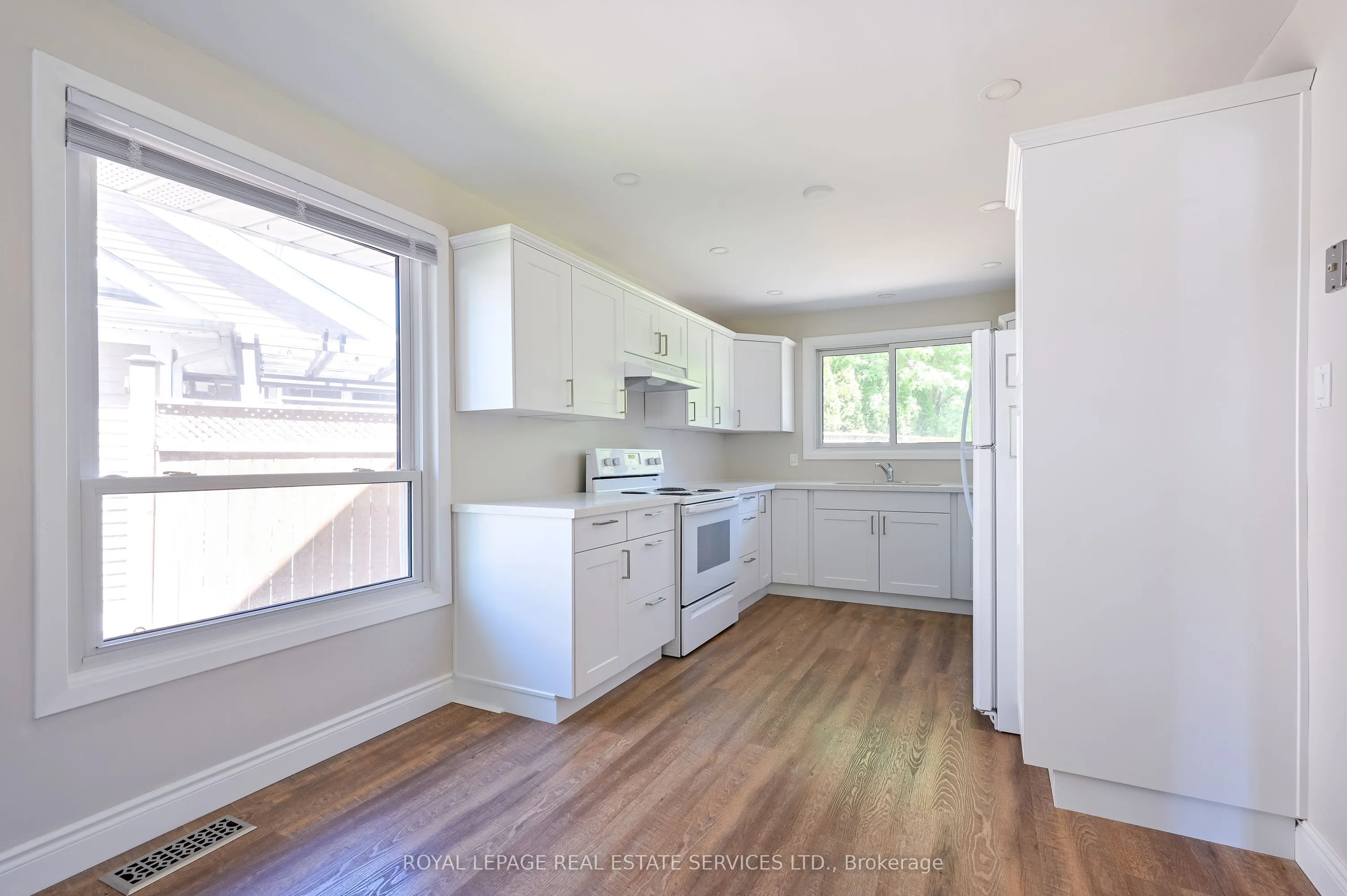 2471 Meadowood Crescent