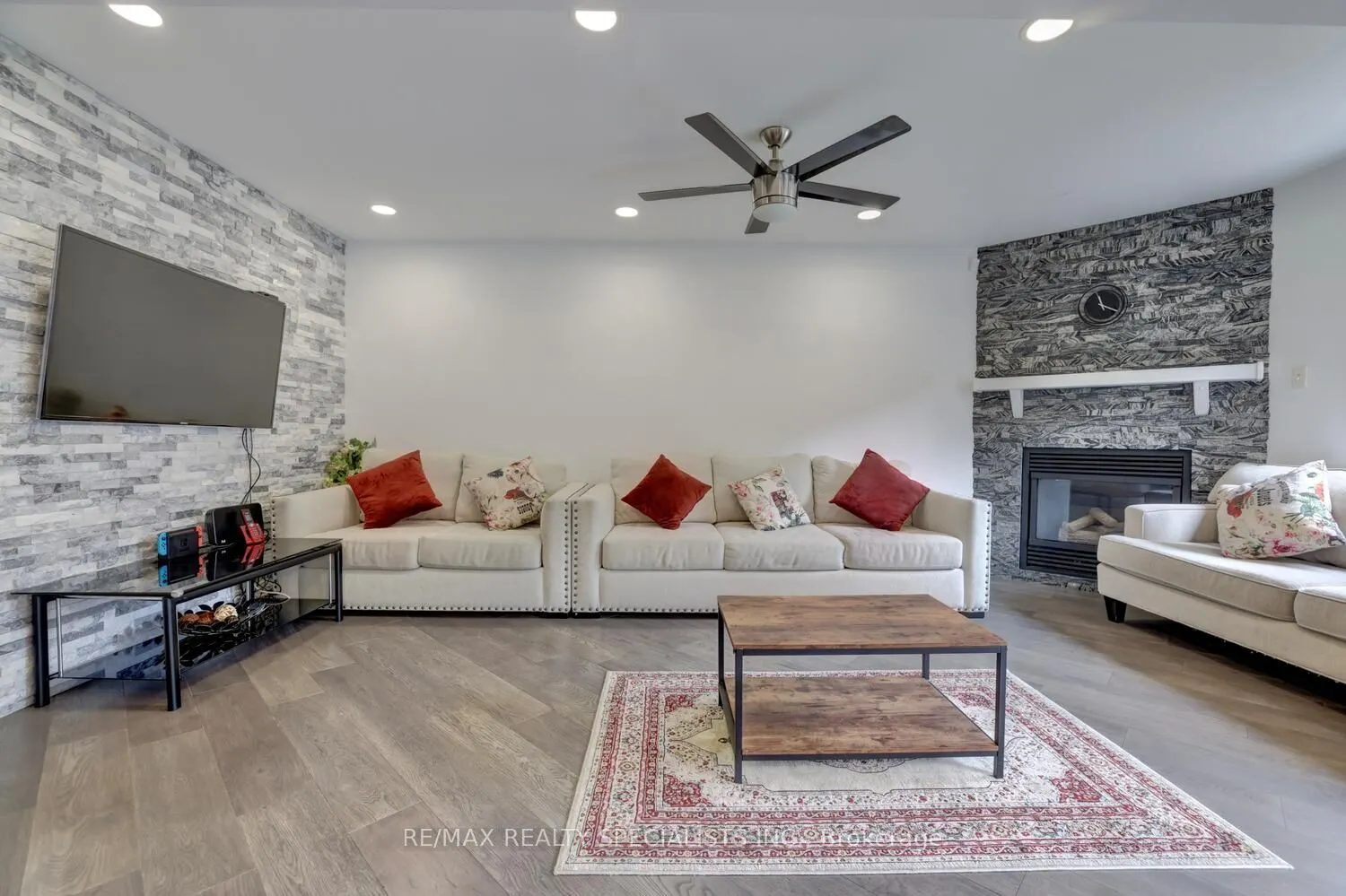 2615 Comet Court