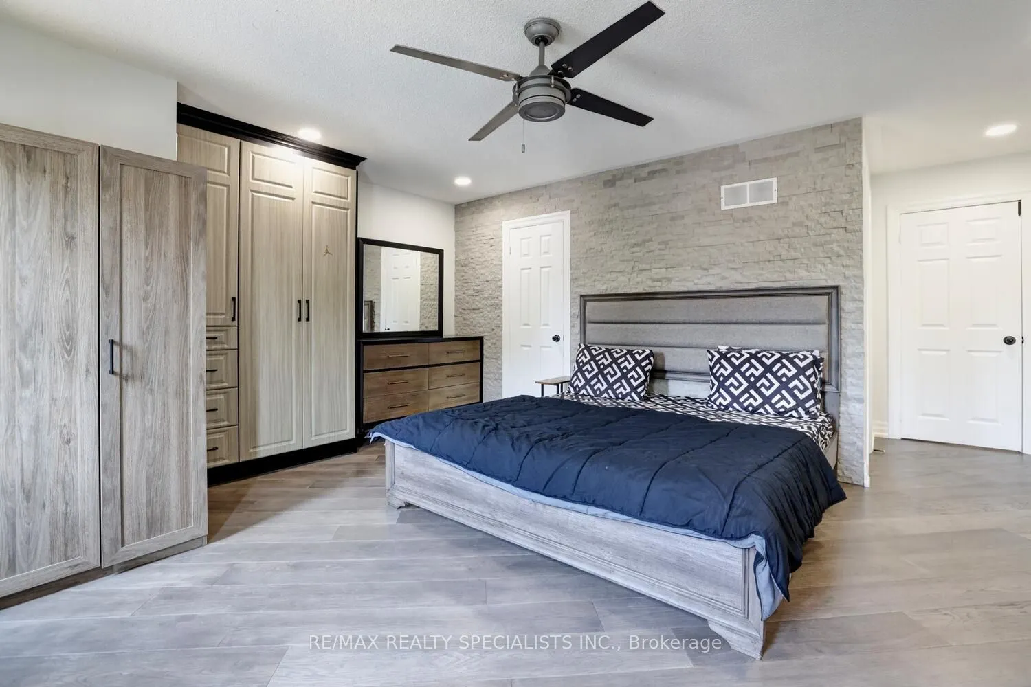 2615 Comet Court