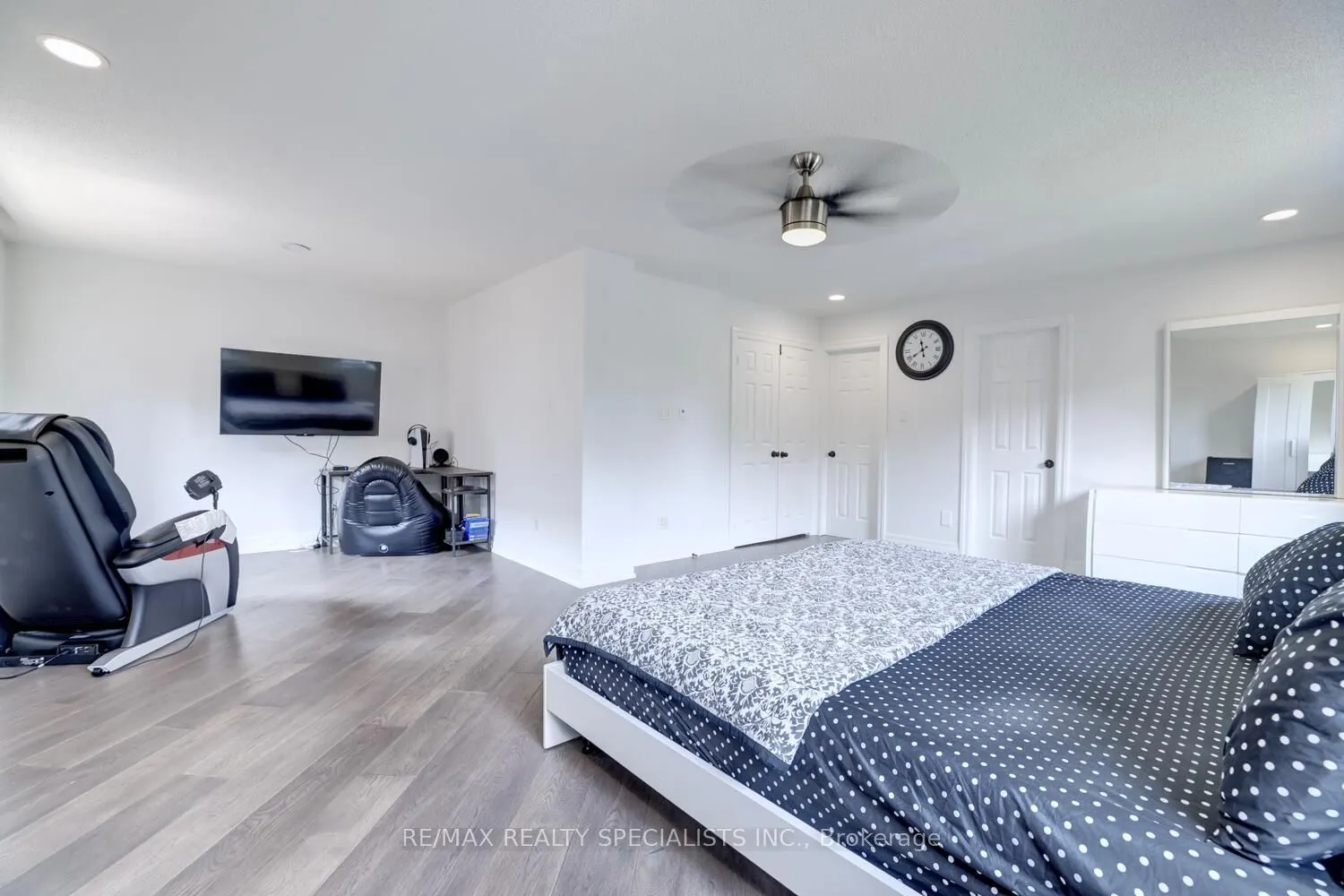 2615 Comet Court