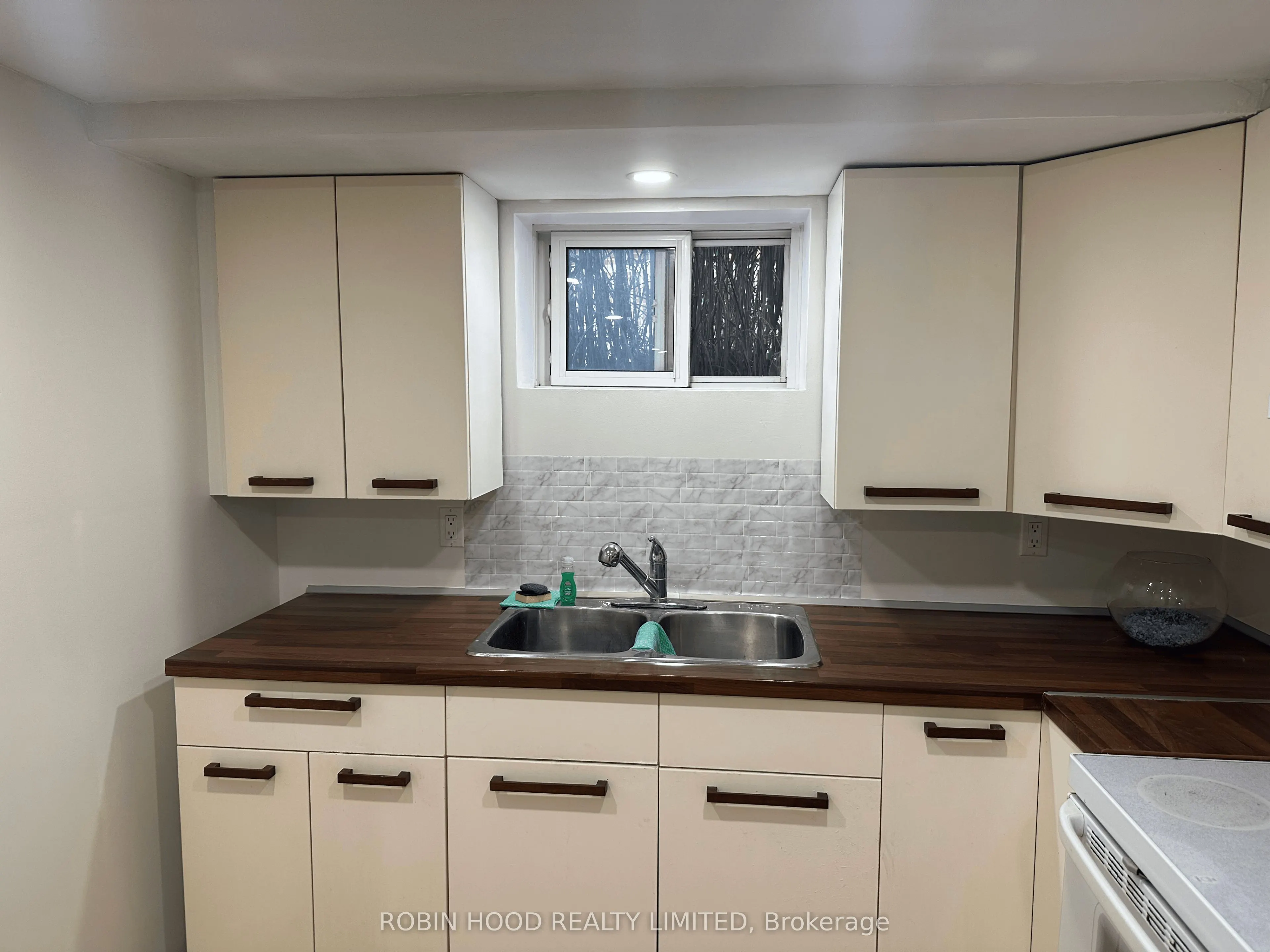 9 Boreal Road