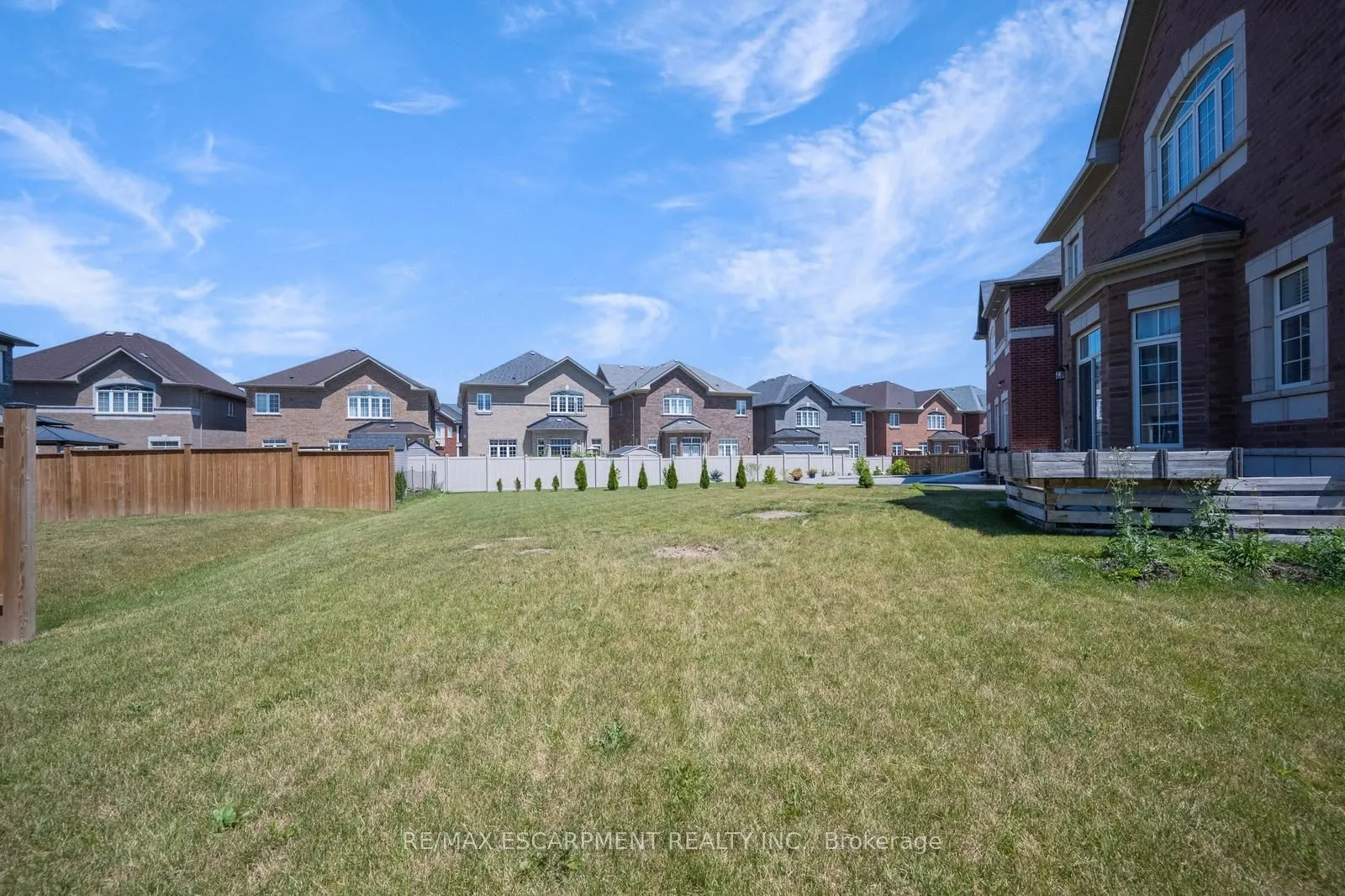 232 Niagara Trail