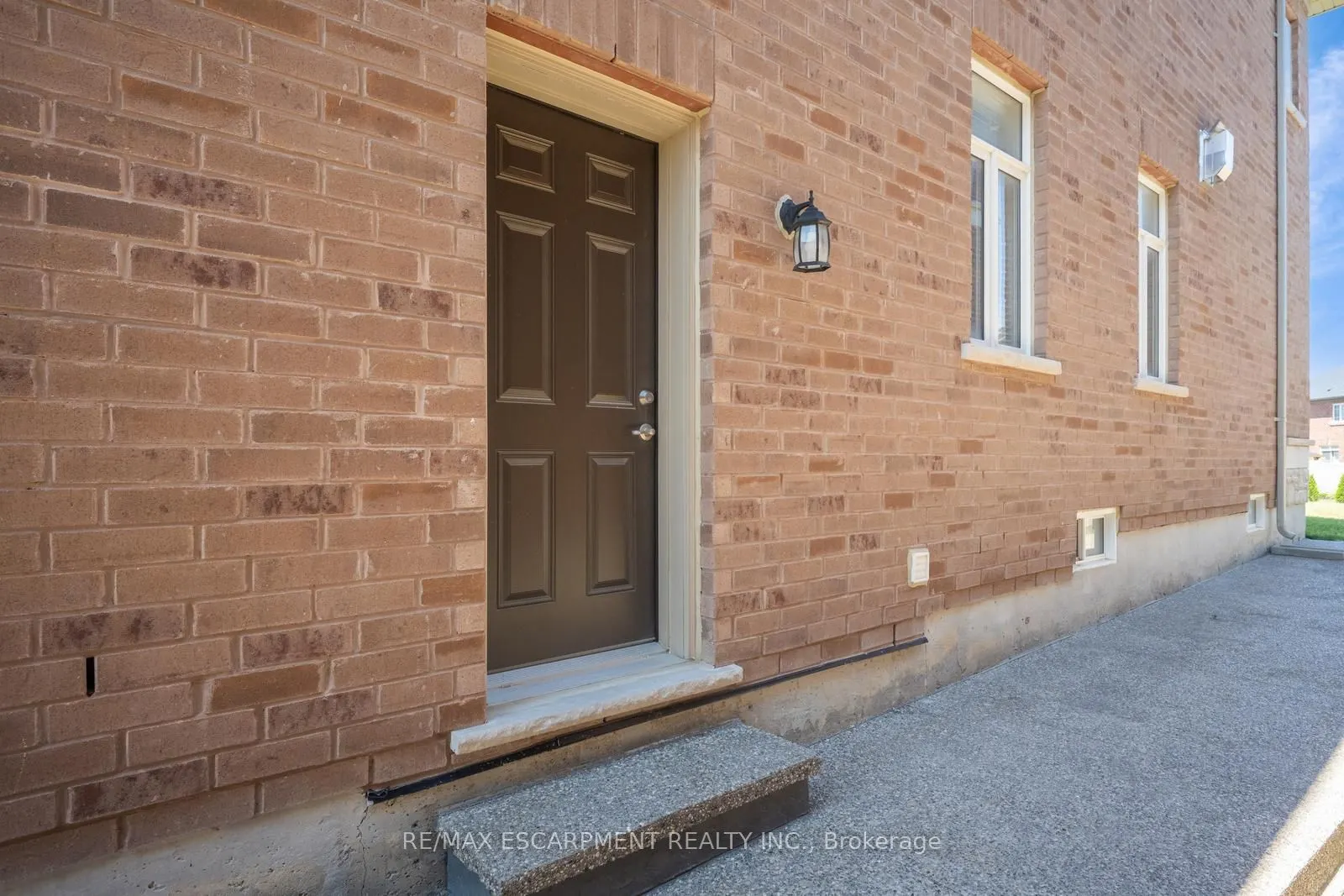 232 Niagara Trail