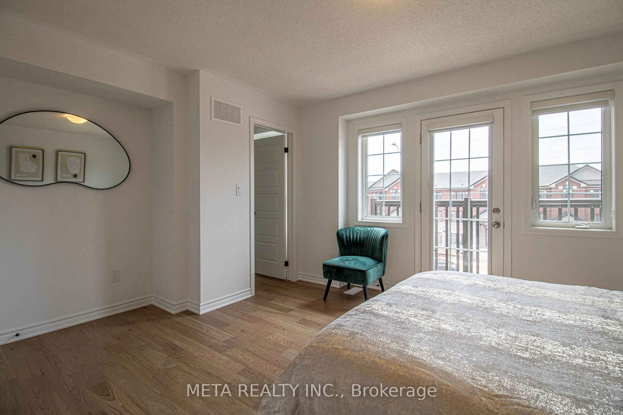 1359 William Halton Parkway