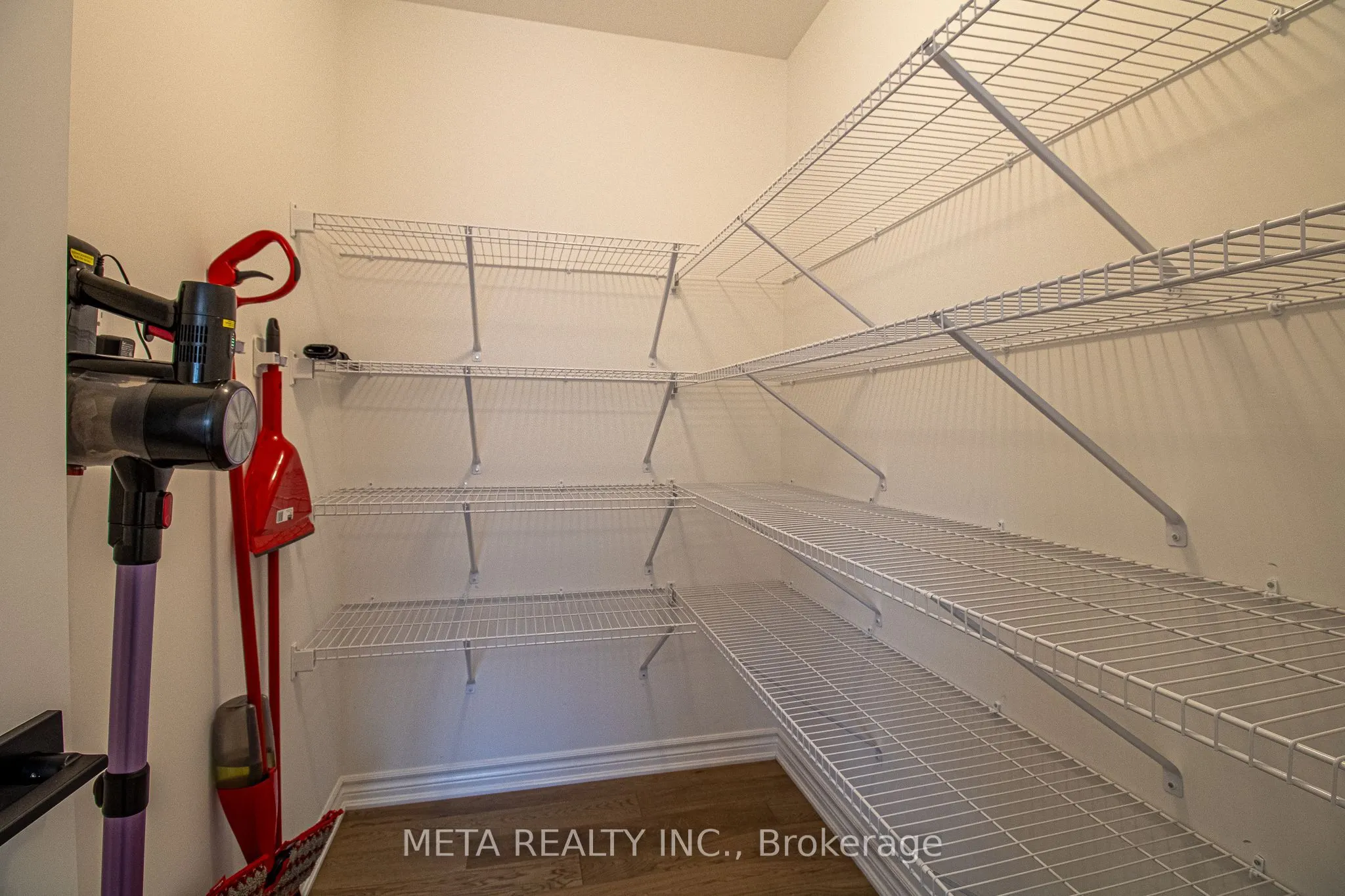 1359 William Halton Parkway