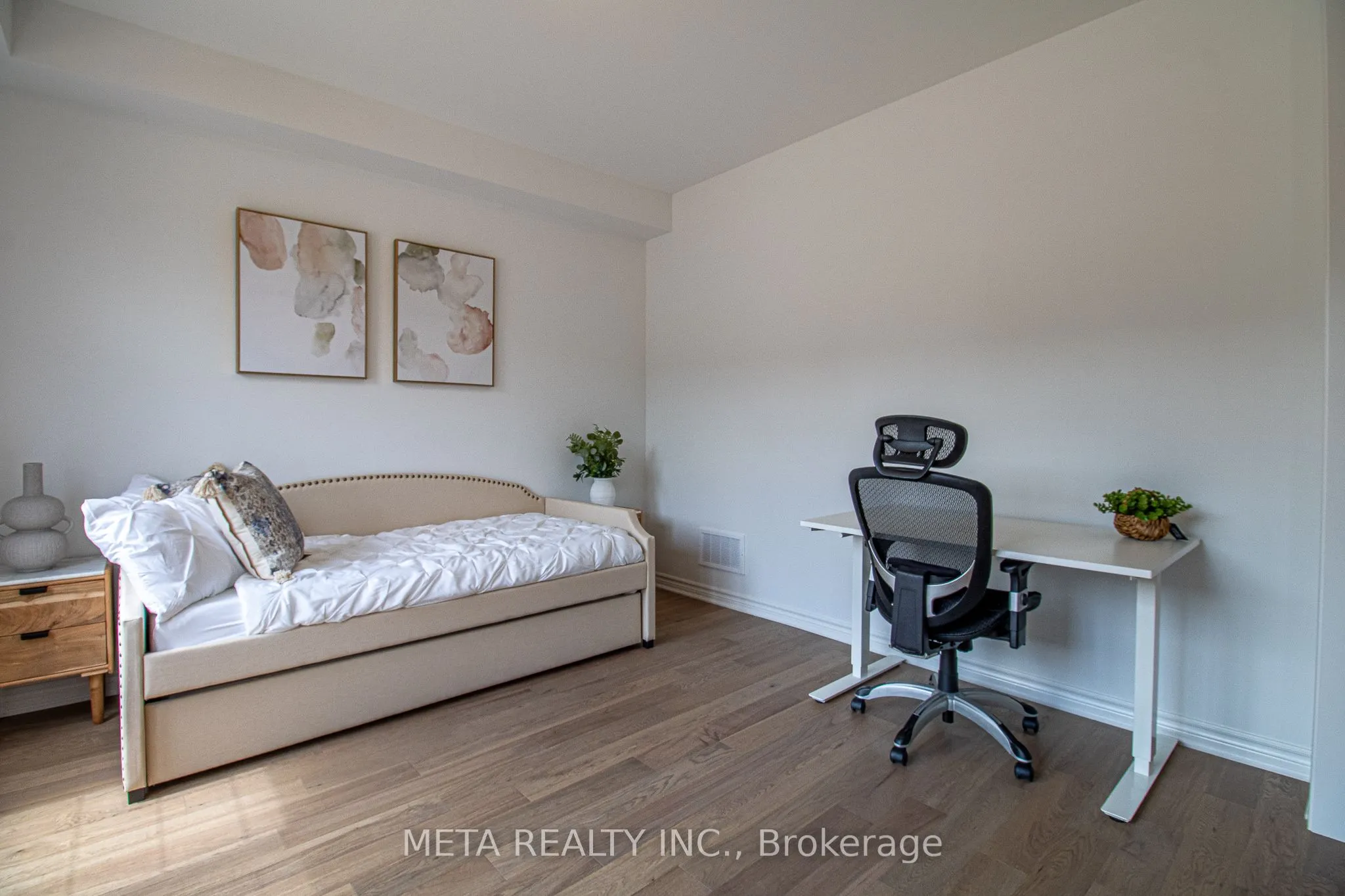 1359 William Halton Parkway