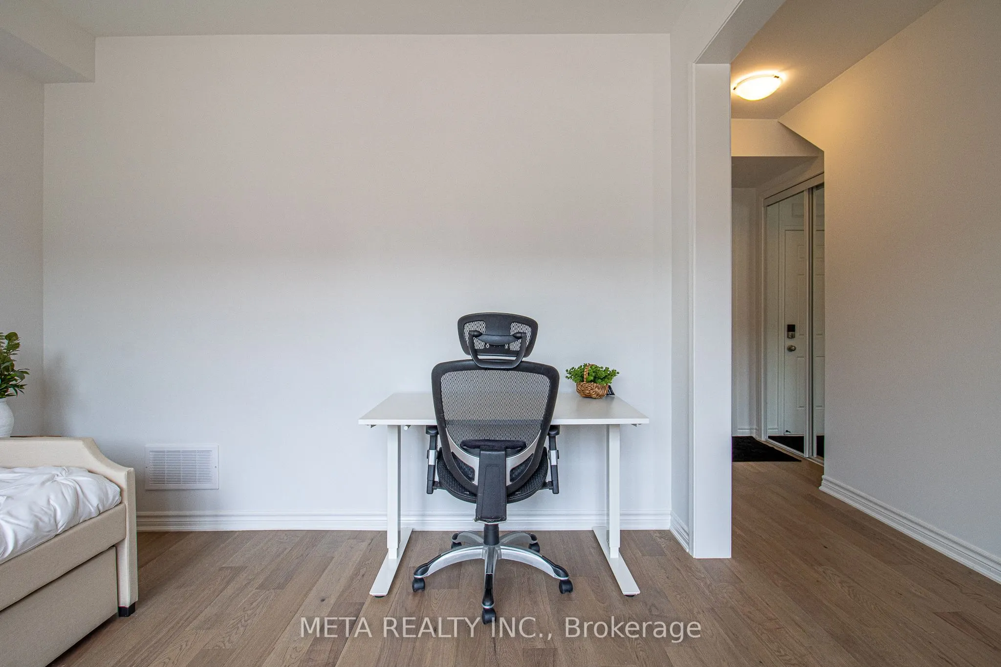 1359 William Halton Parkway