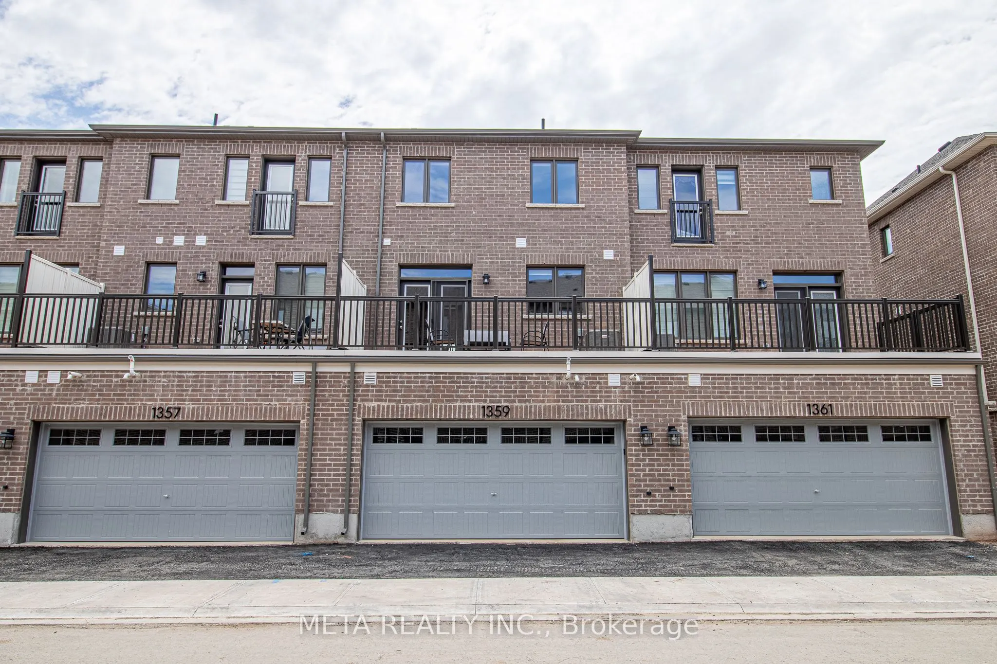 1359 William Halton Parkway