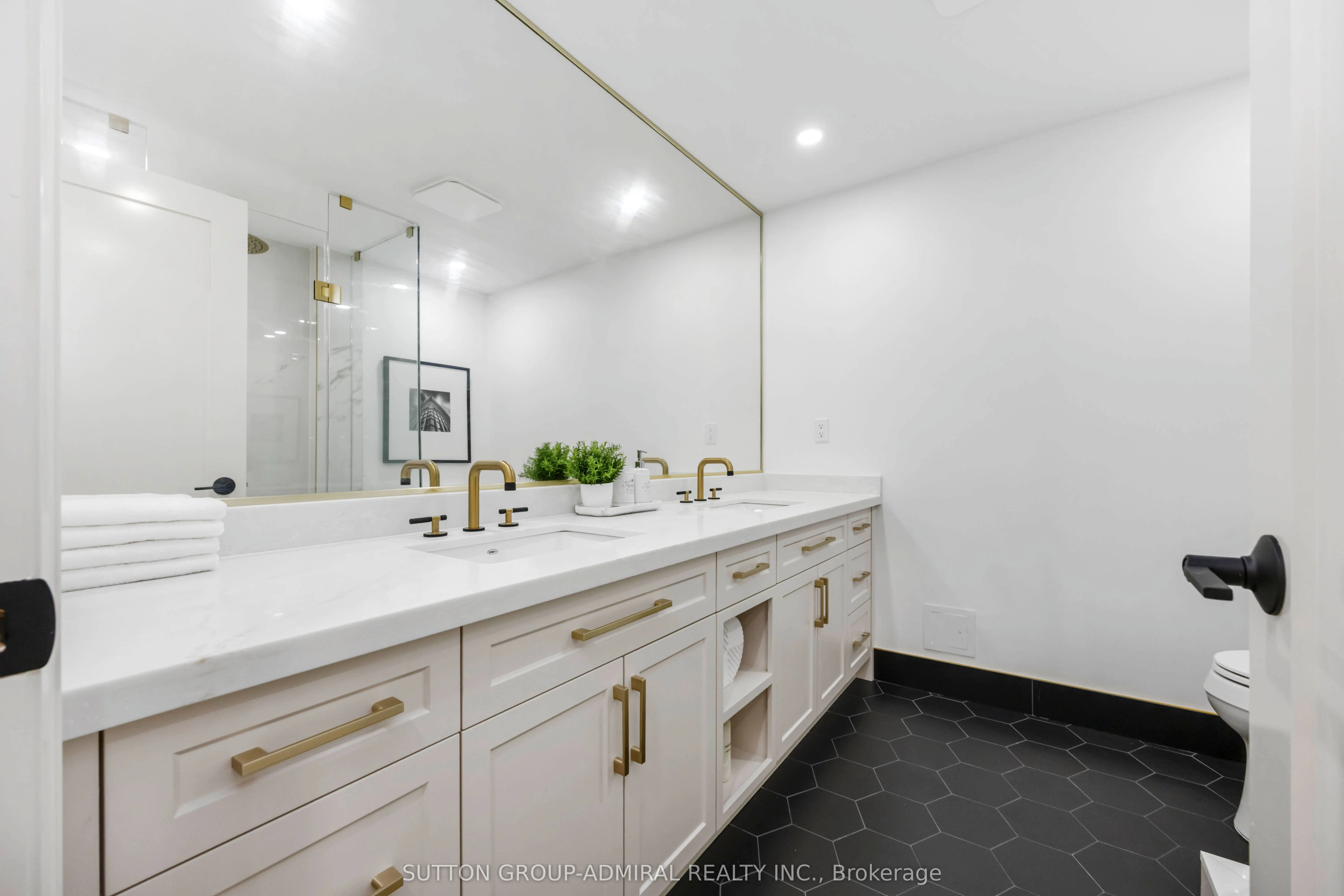296 Mill Road, #G7