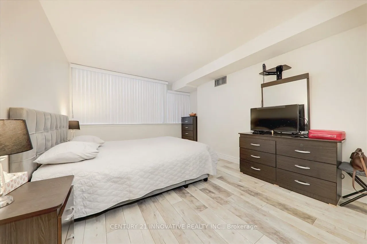 10 Markbrook Lane, #1004