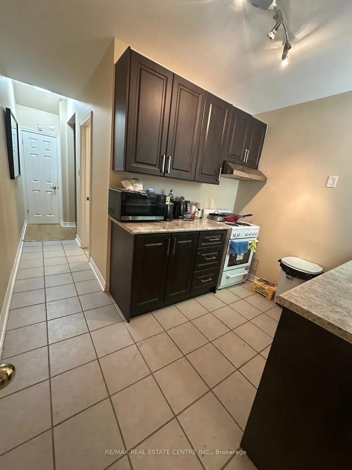 6 Ray Avenue