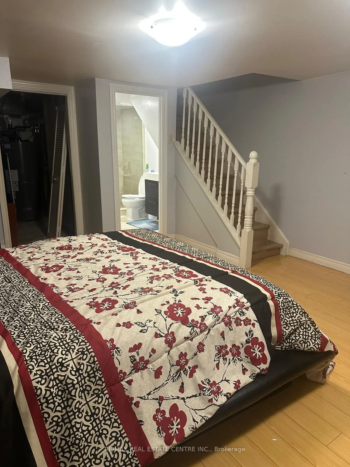 6 Ray Avenue