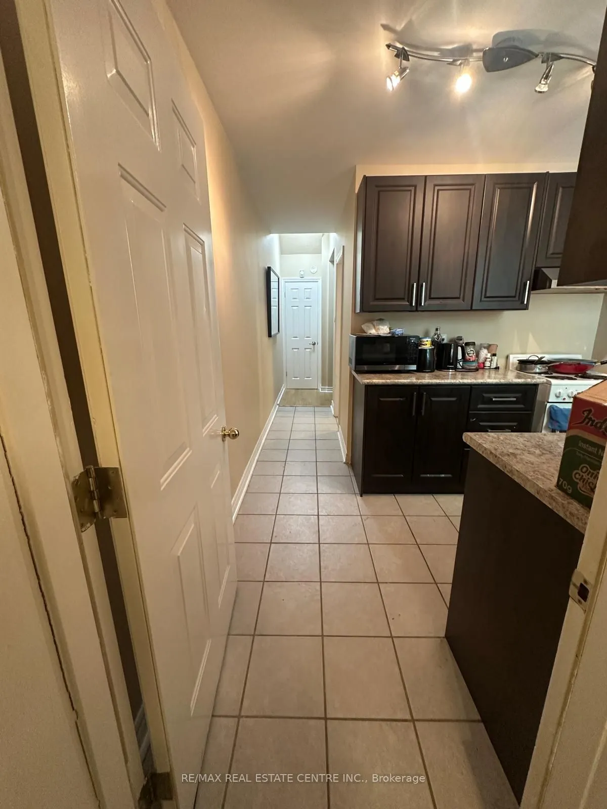 6 Ray Avenue