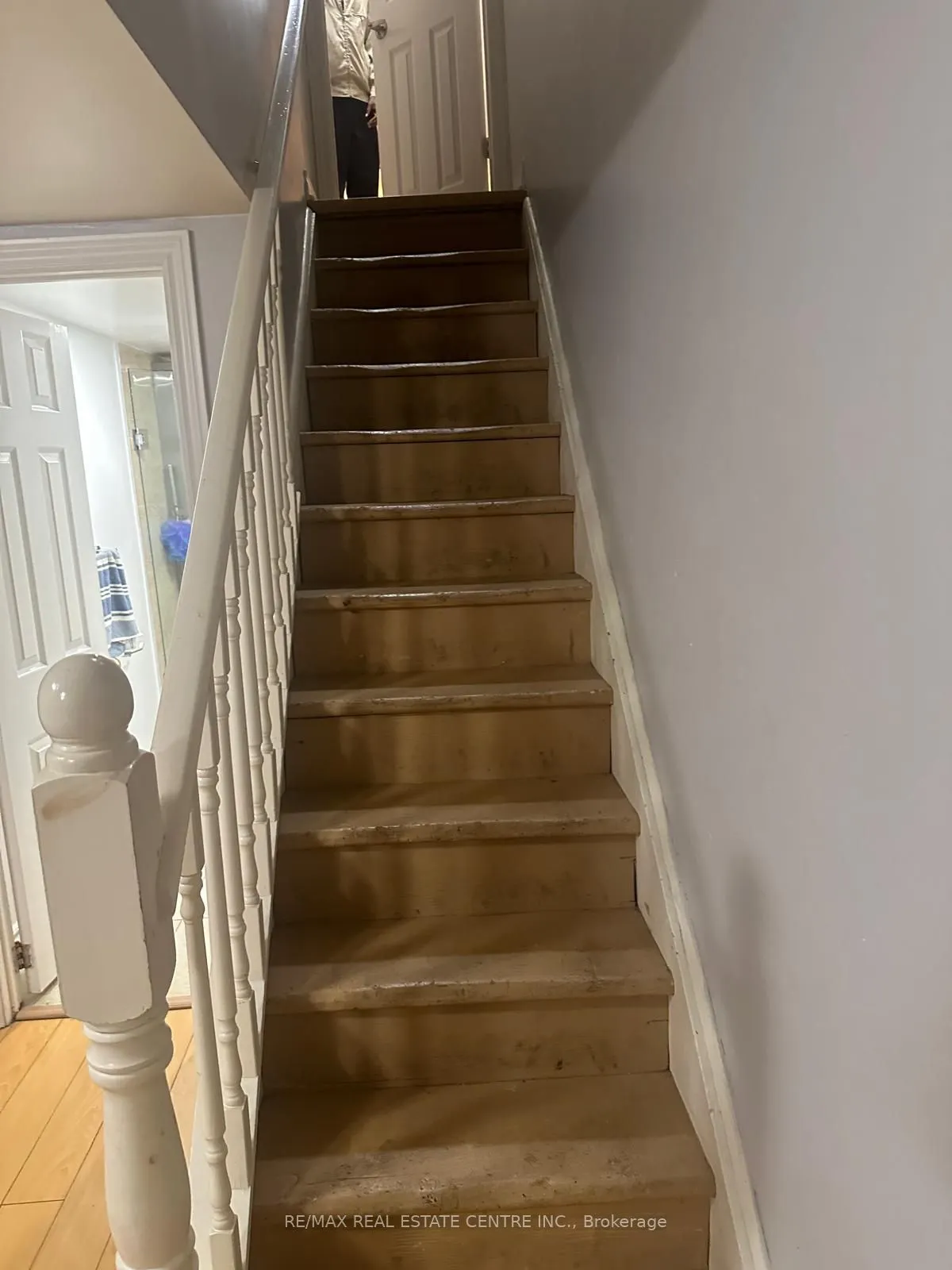 6 Ray Avenue