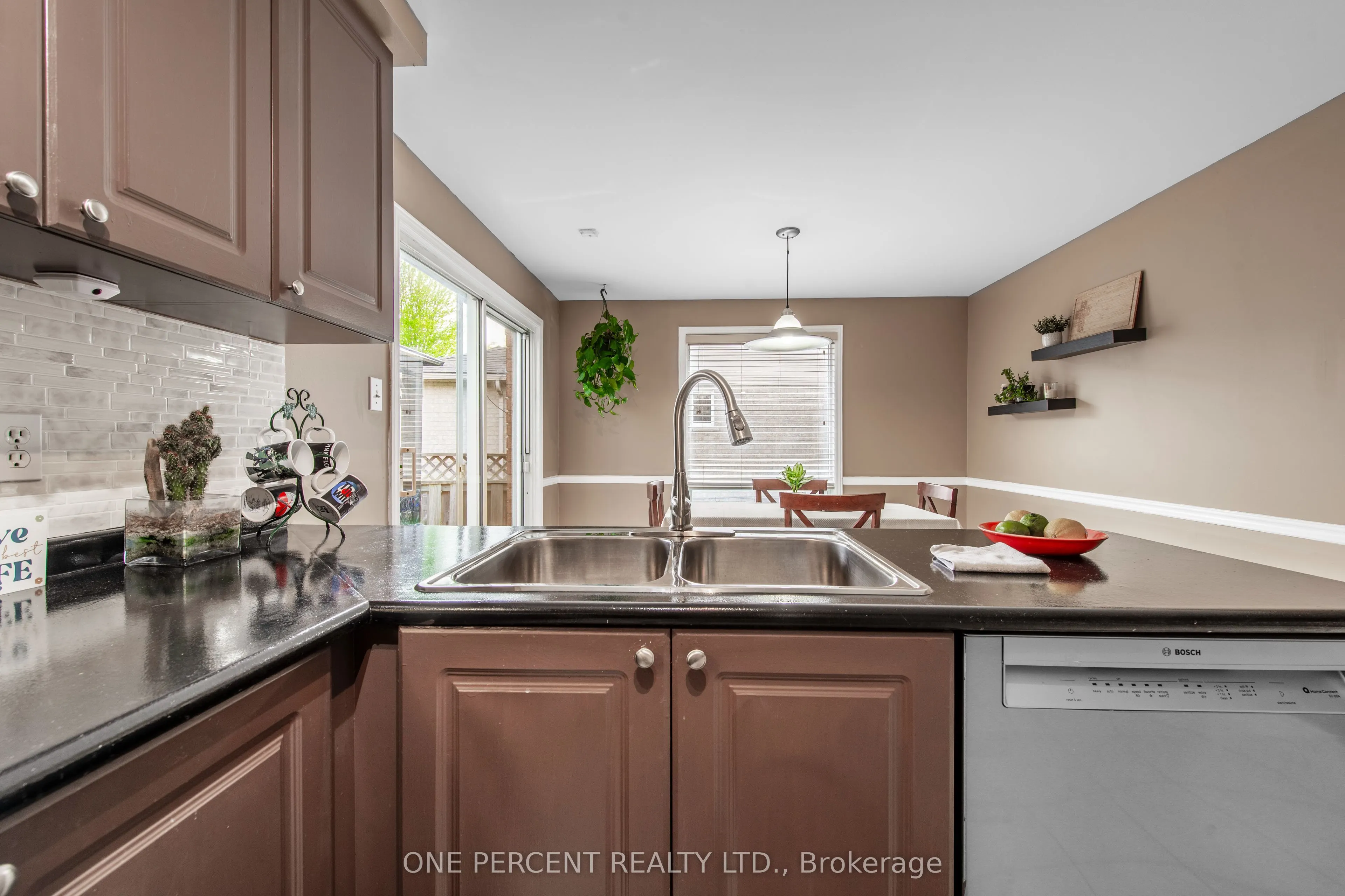 240 Walsh Crescent