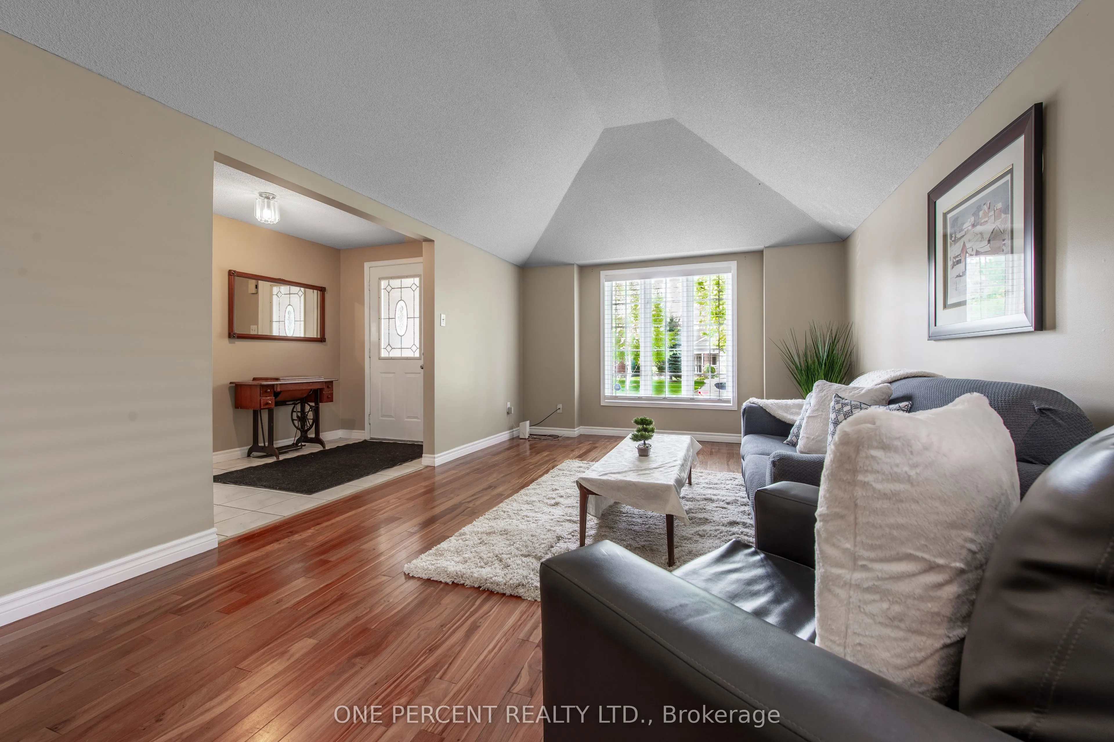 240 Walsh Crescent