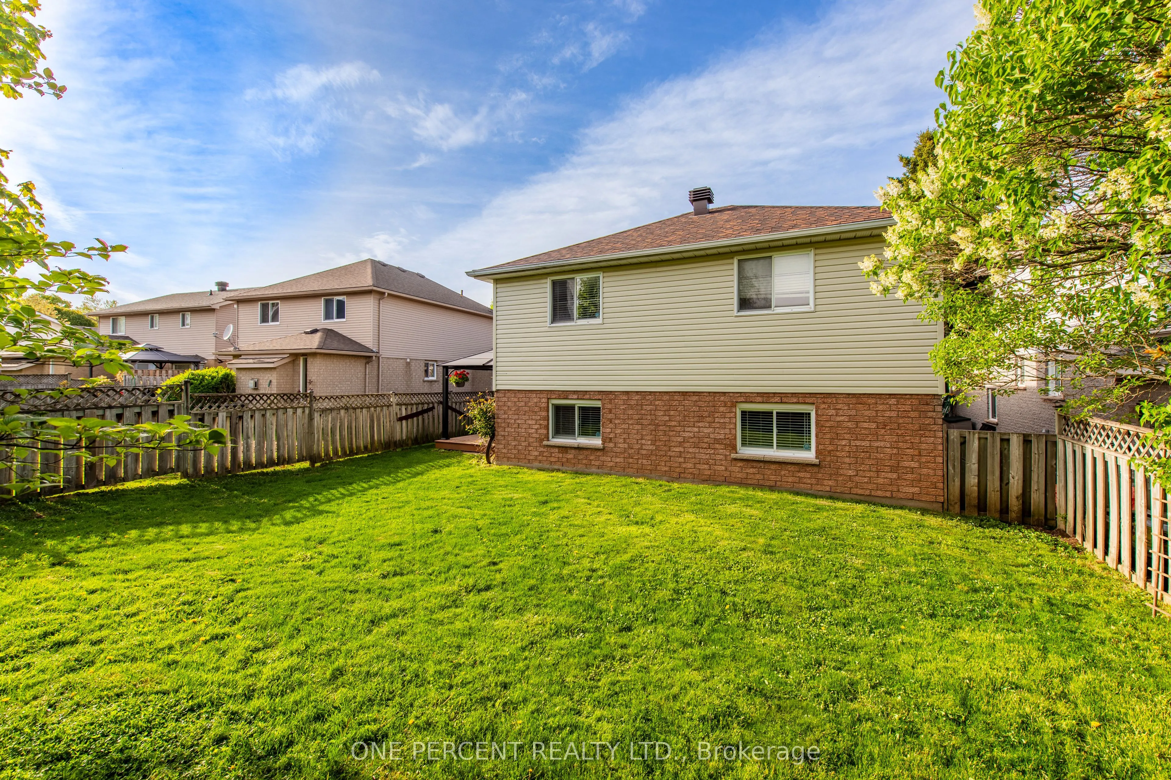 240 Walsh Crescent