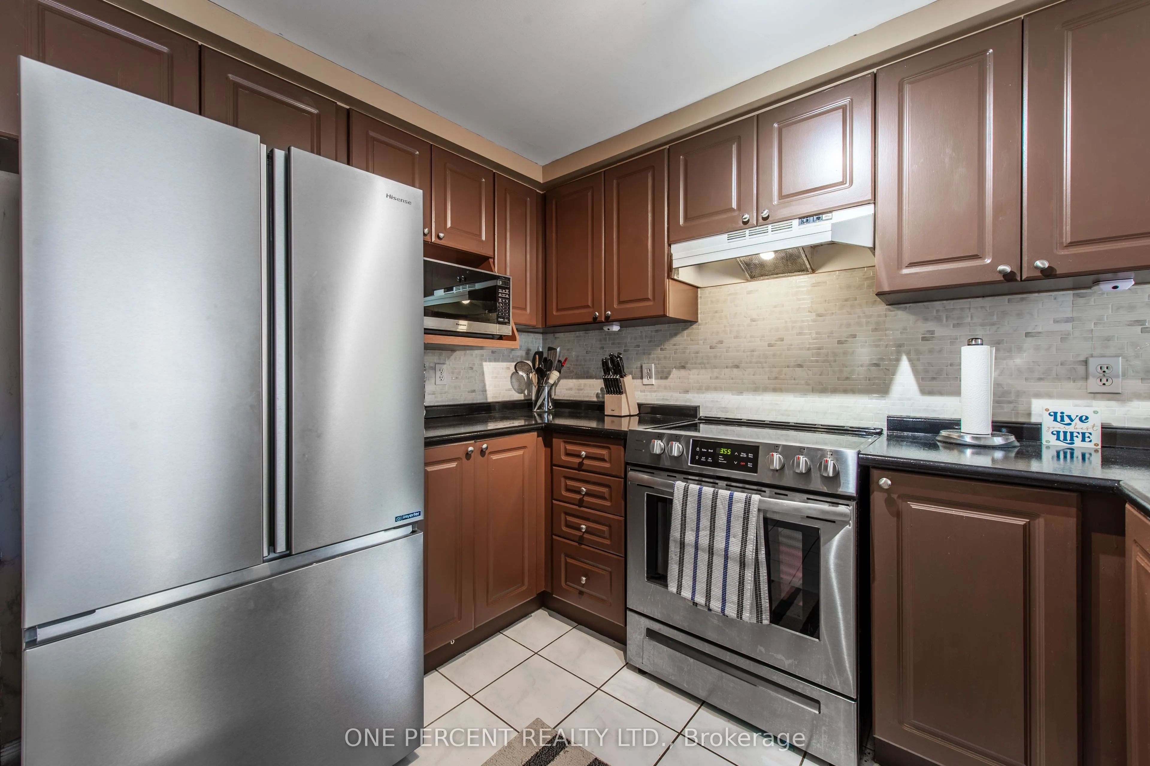 240 Walsh Crescent