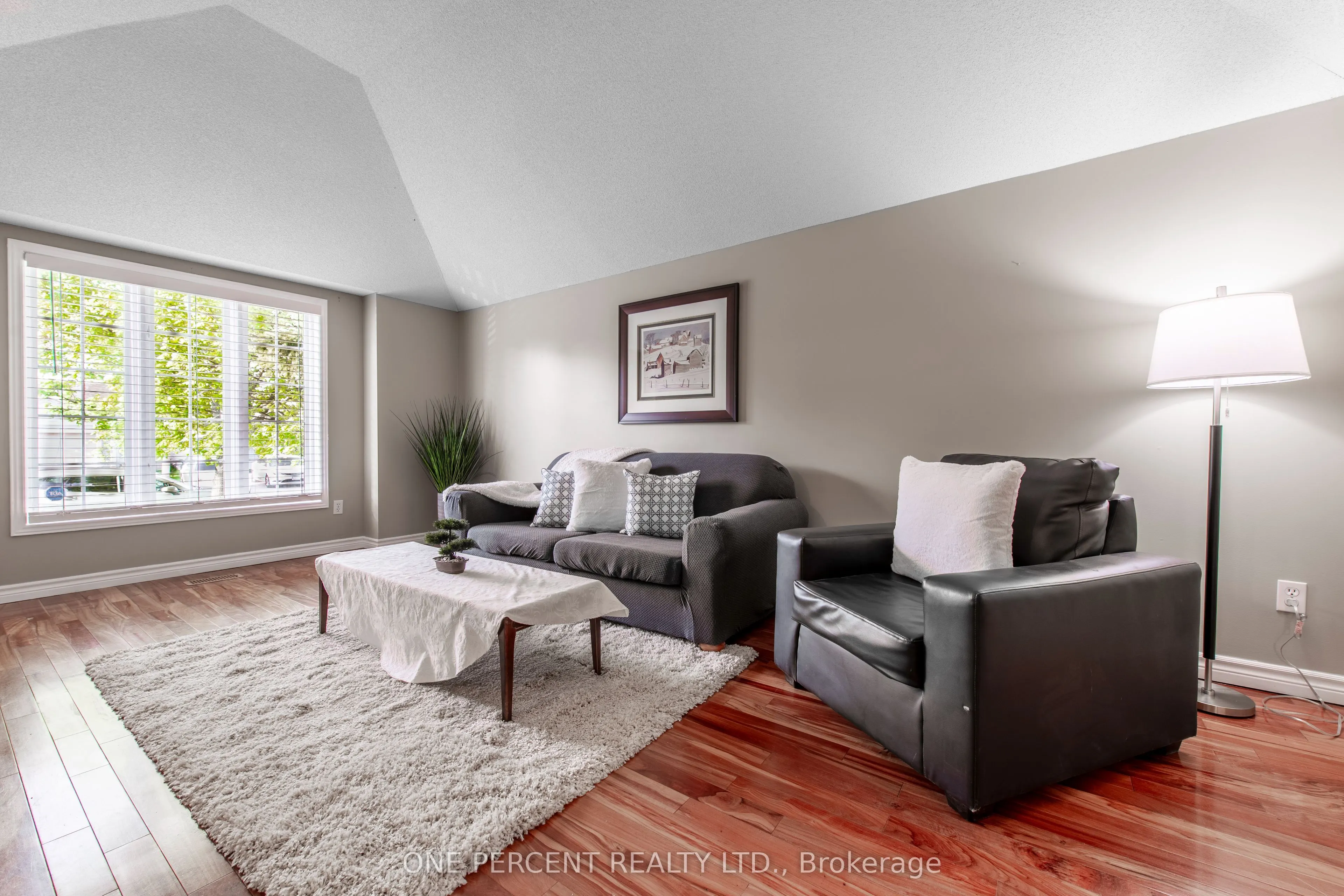 240 Walsh Crescent