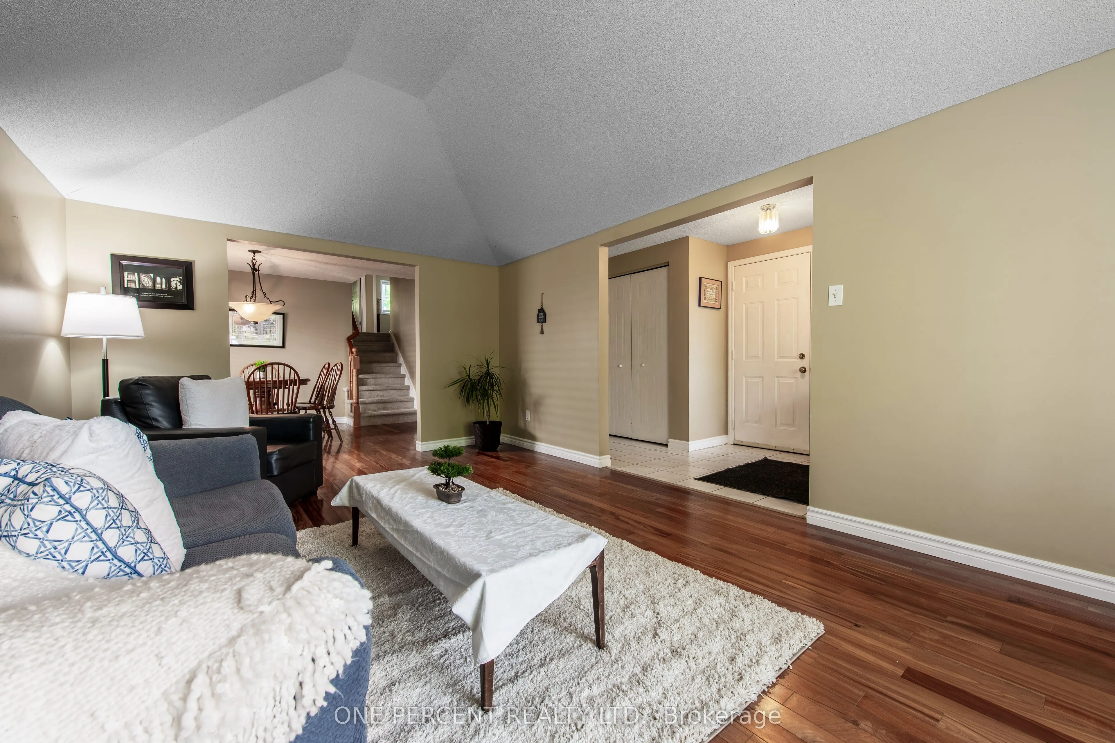 240 Walsh Crescent