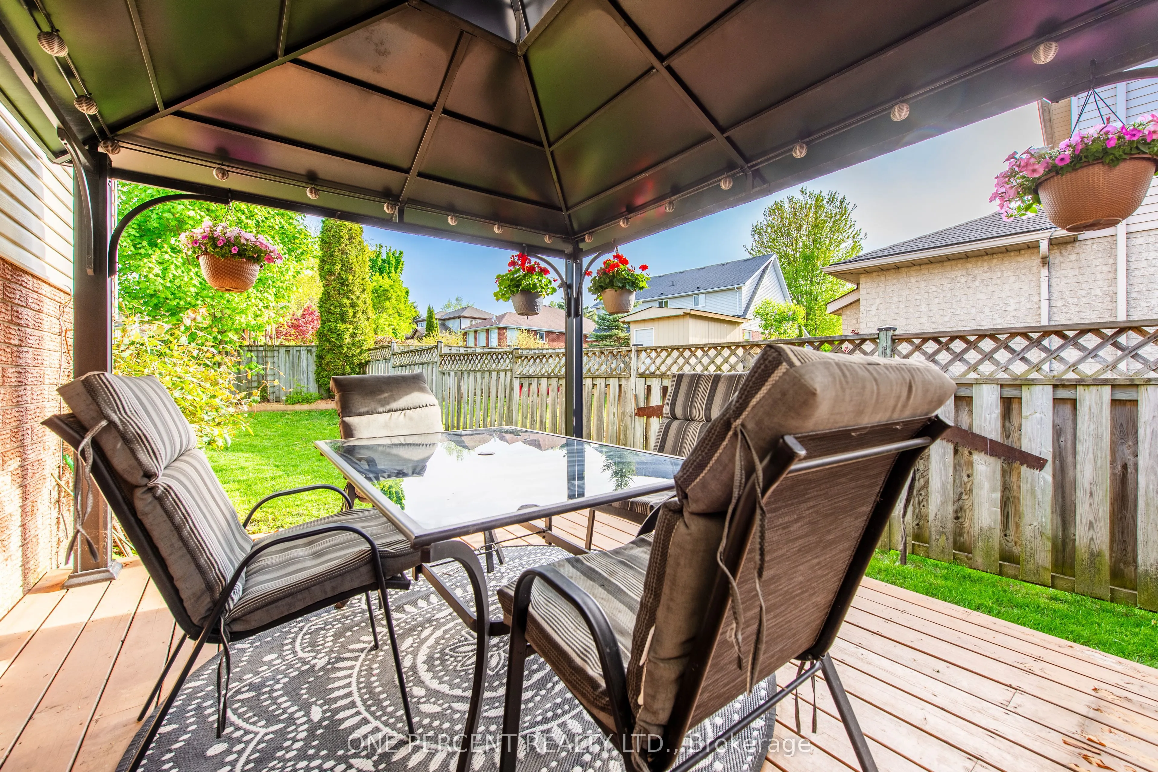 240 Walsh Crescent