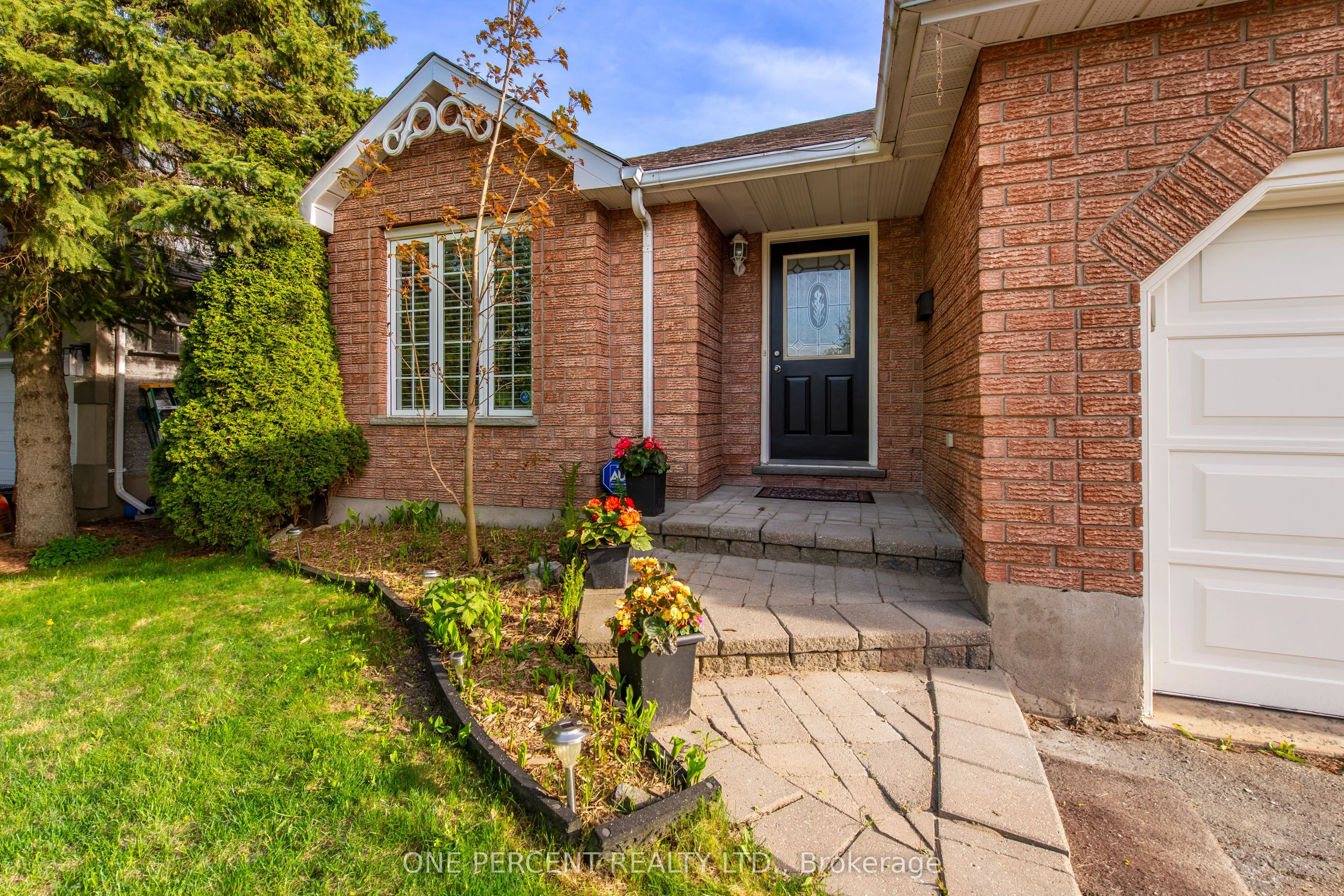 240 Walsh Crescent