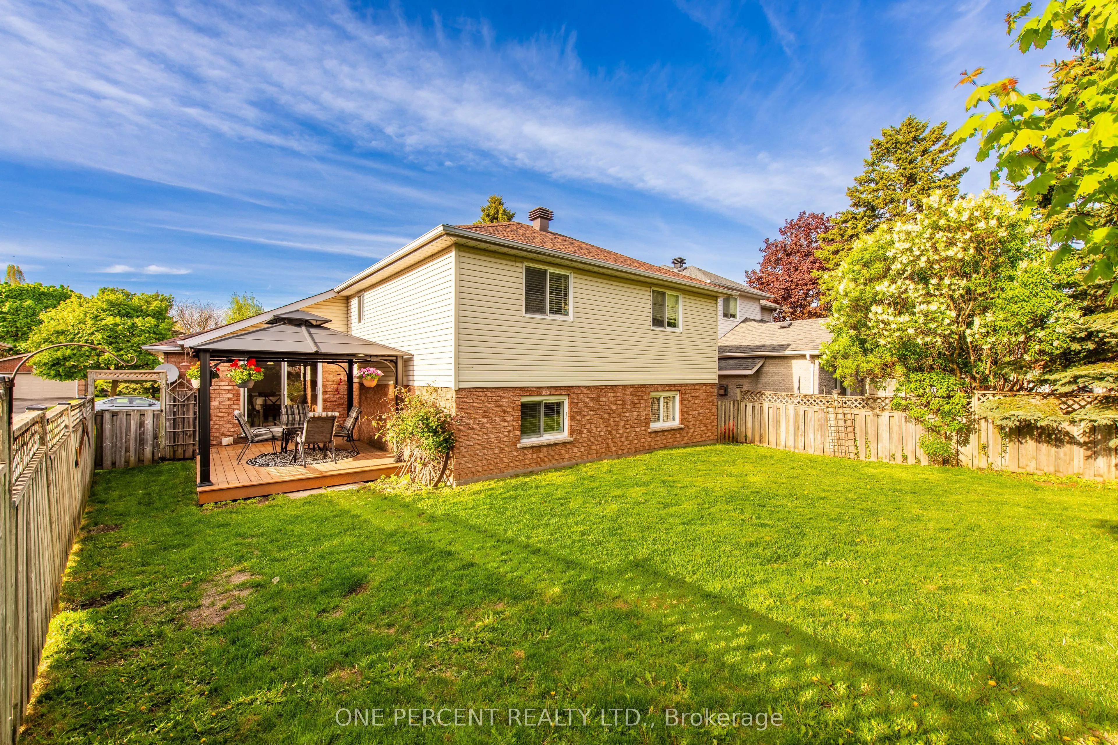 240 Walsh Crescent