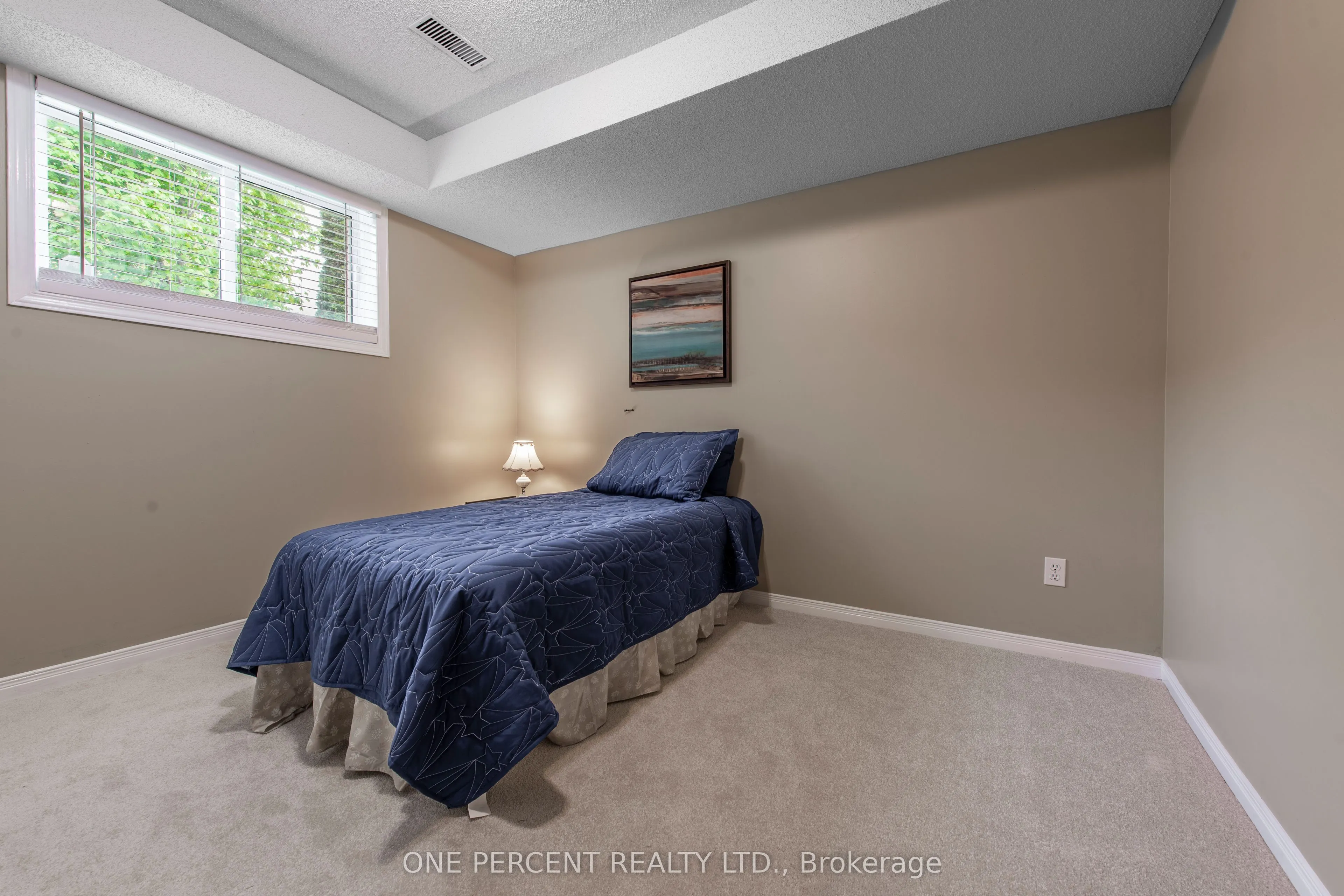 240 Walsh Crescent