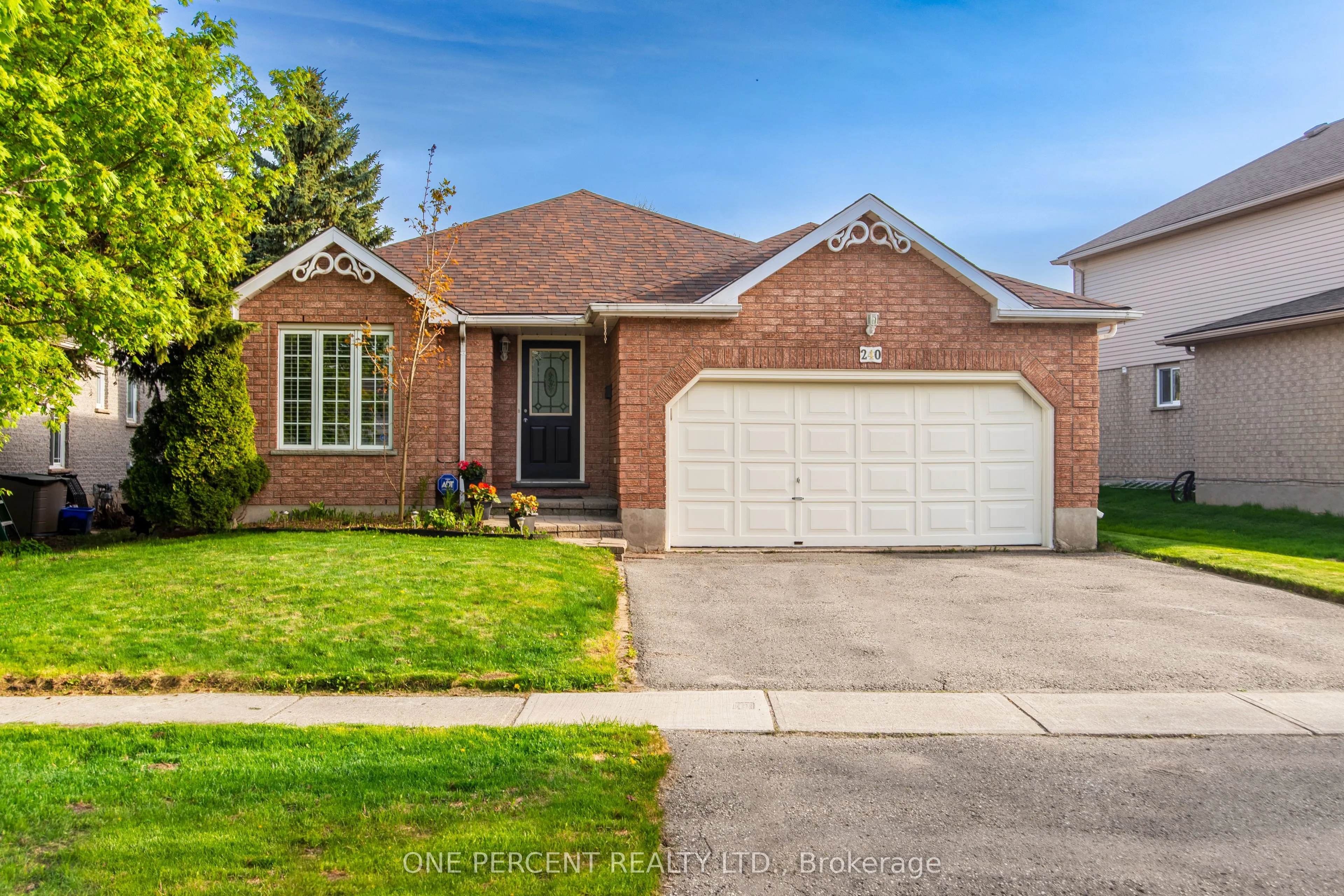 240 Walsh Crescent