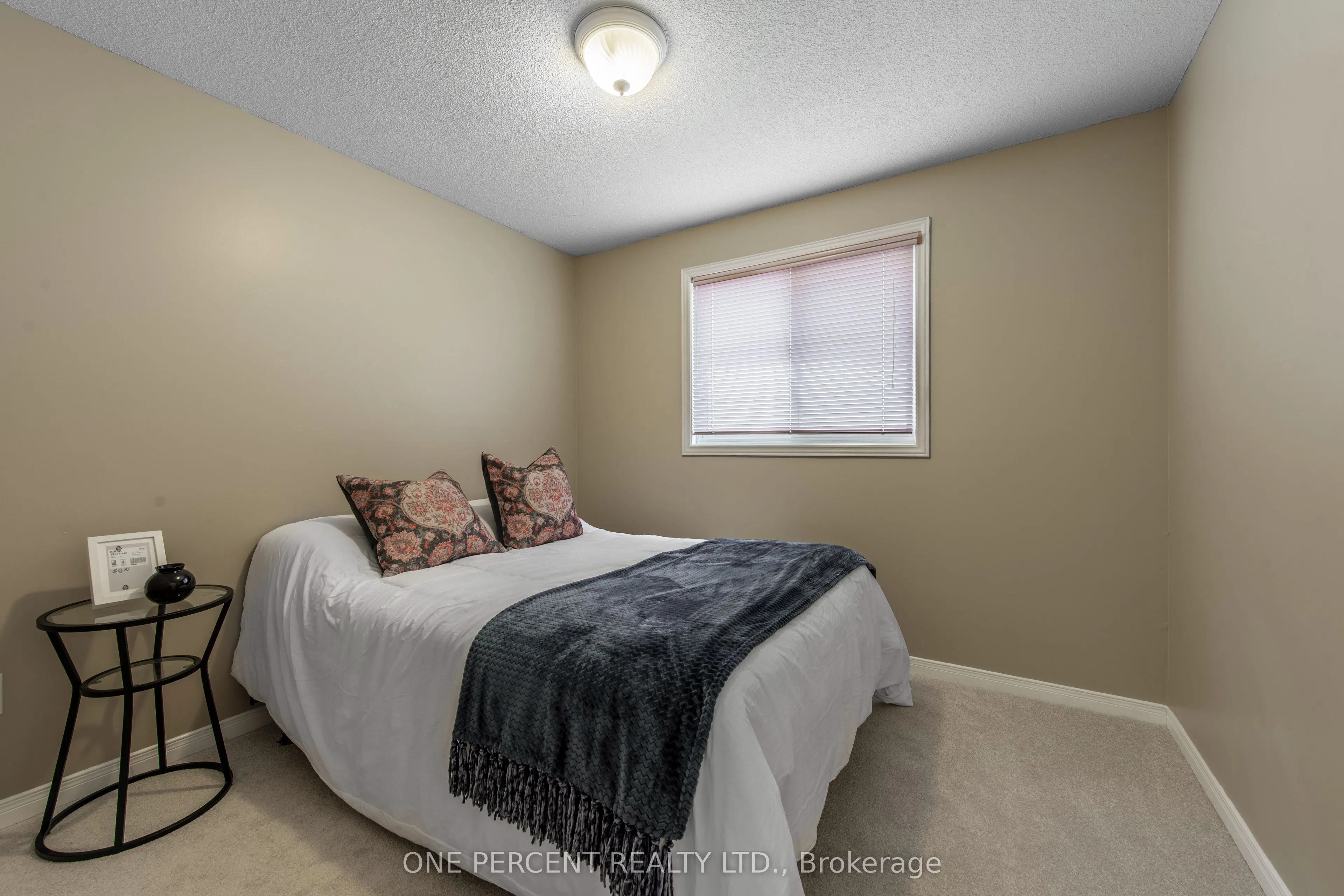 240 Walsh Crescent