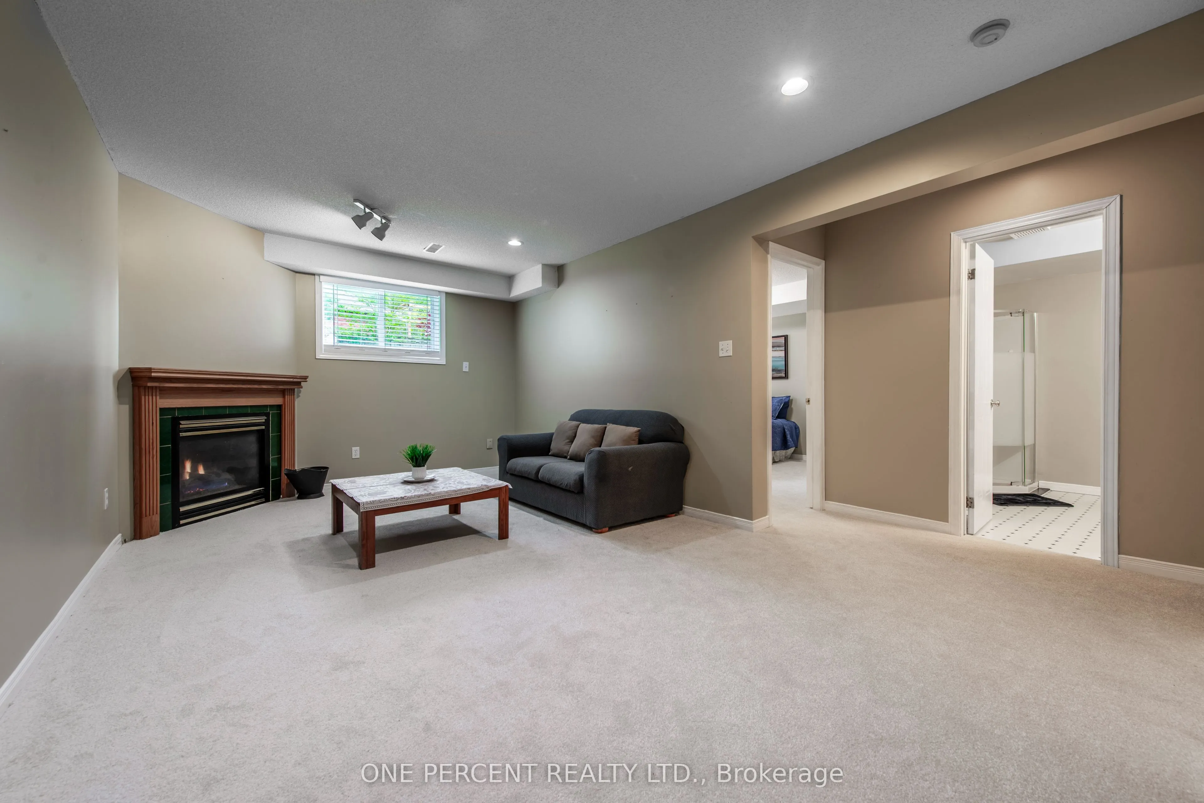 240 Walsh Crescent