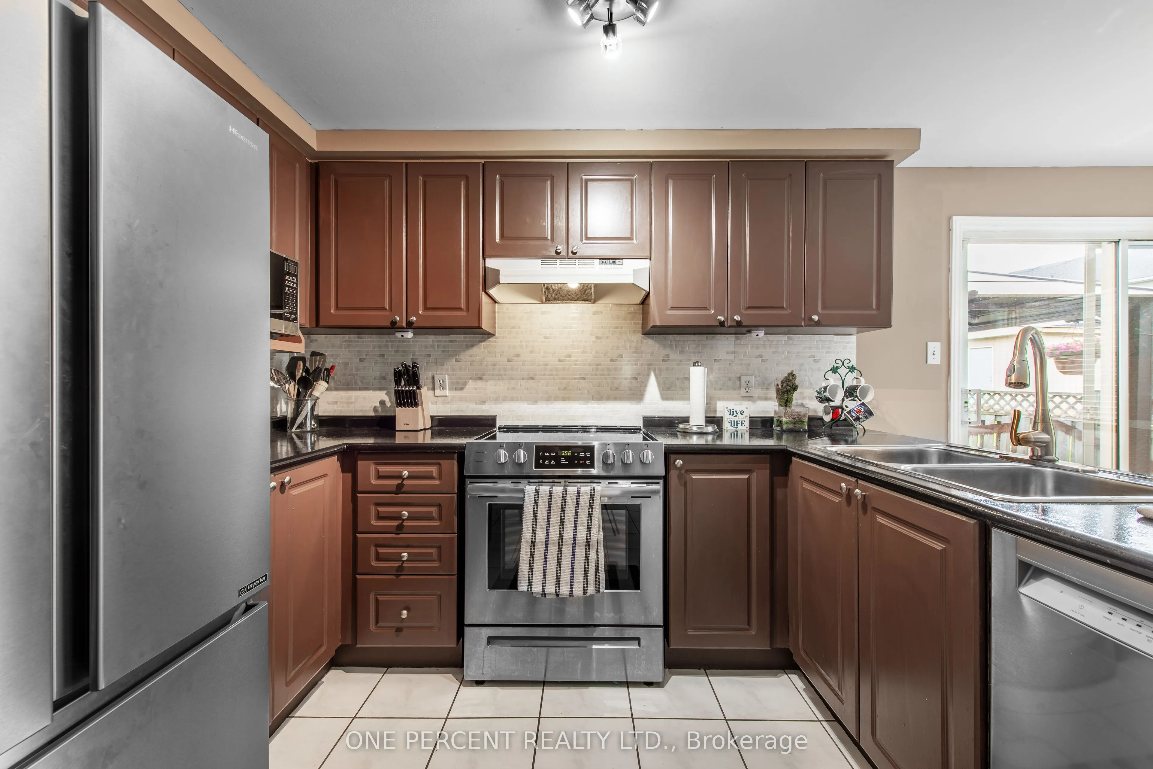 240 Walsh Crescent