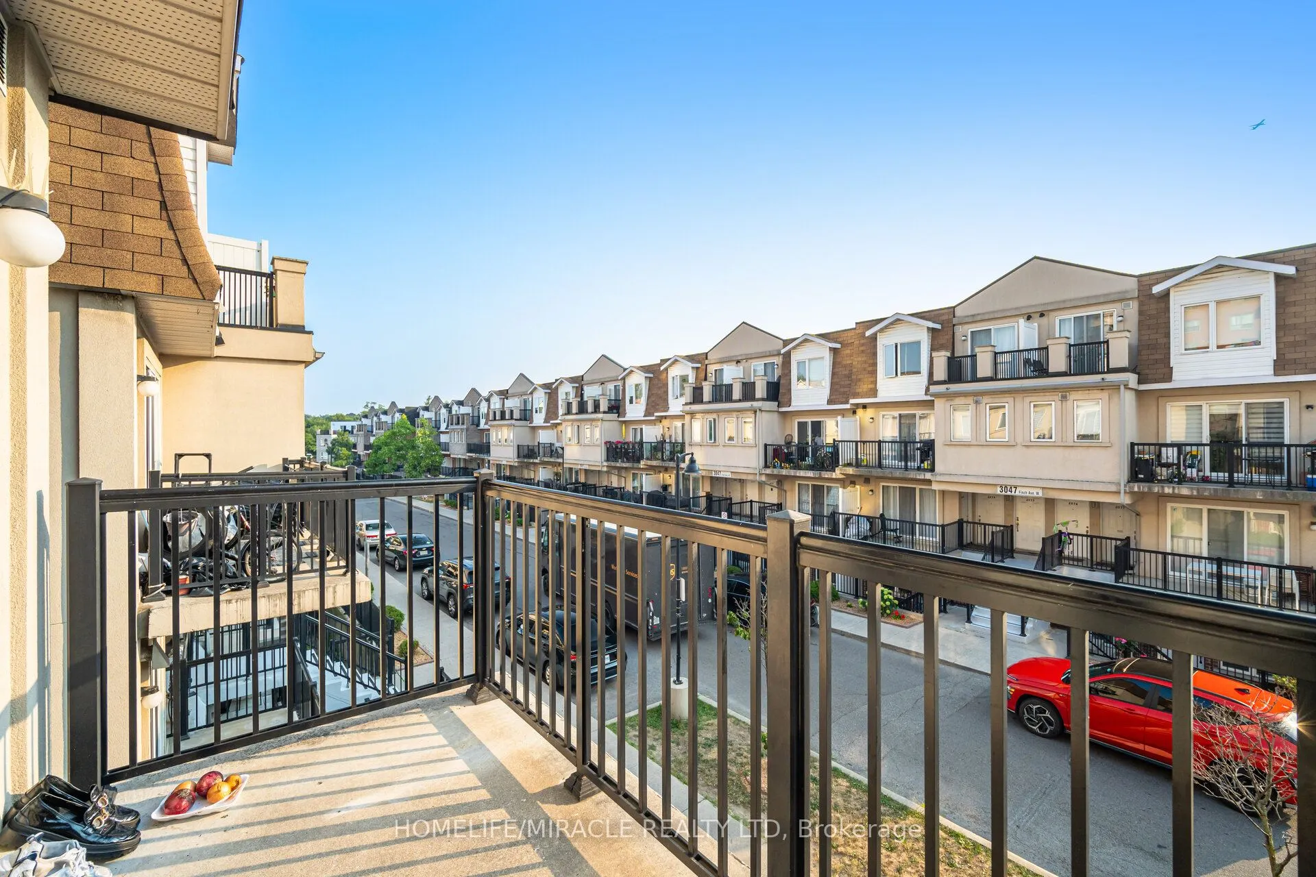 3049 Finch Avenue W #2002