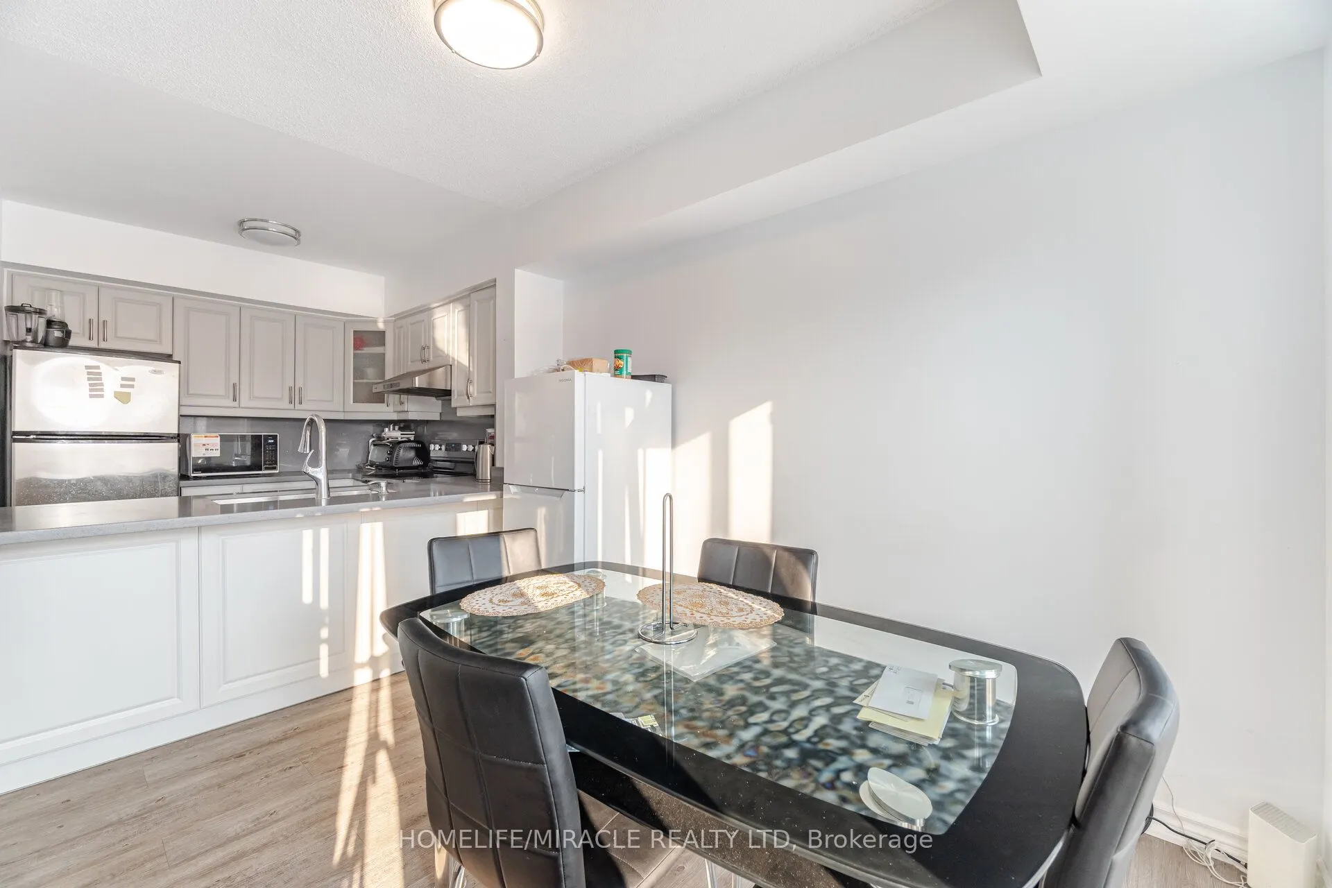 3049 Finch Avenue W #2002