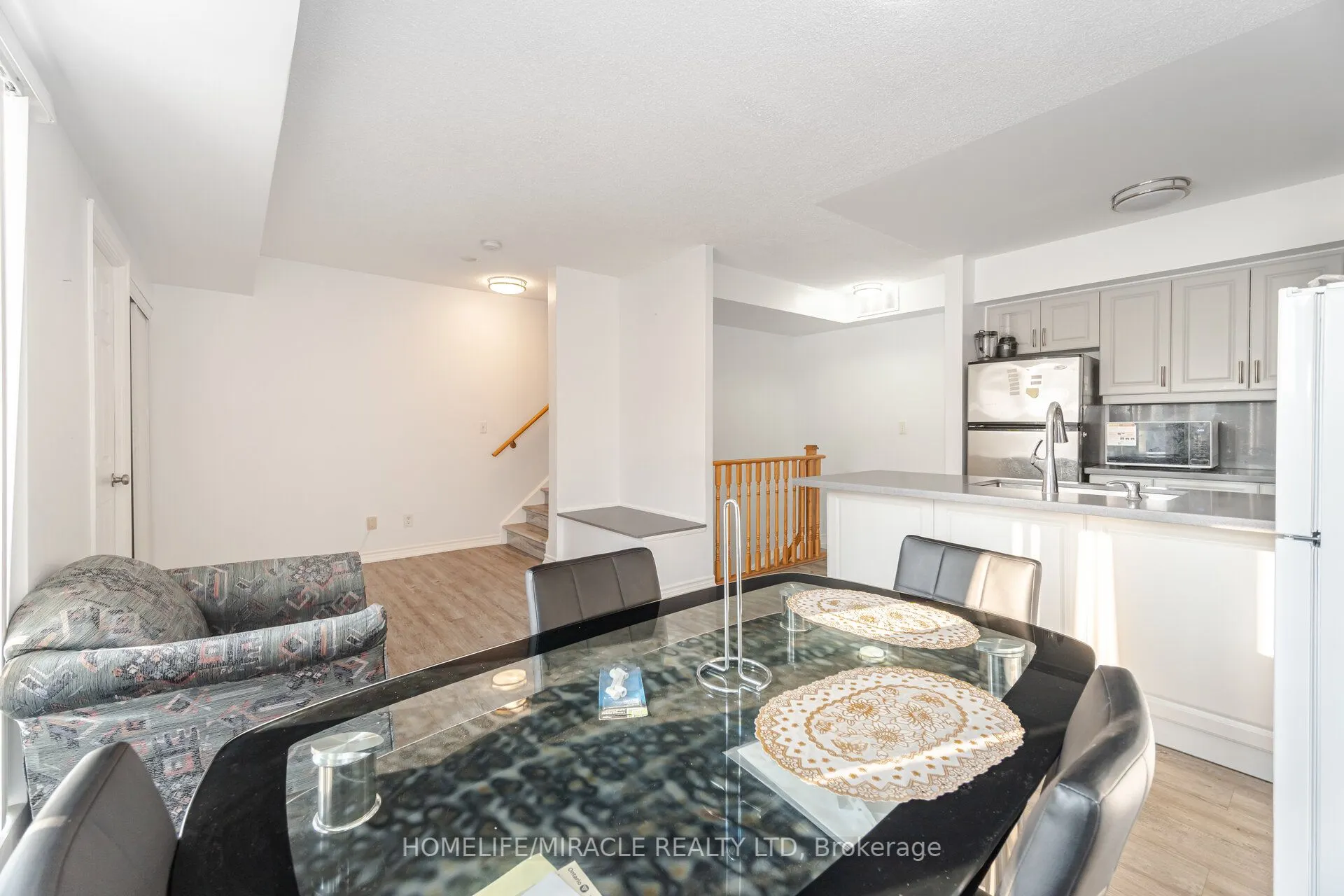 3049 Finch Avenue W #2002