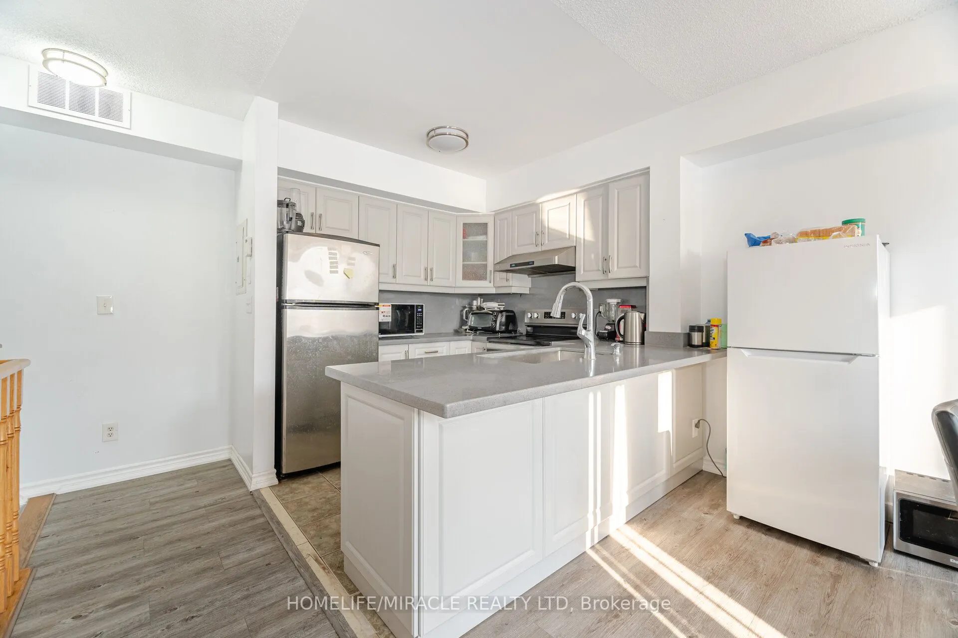 3049 Finch Avenue W #2002