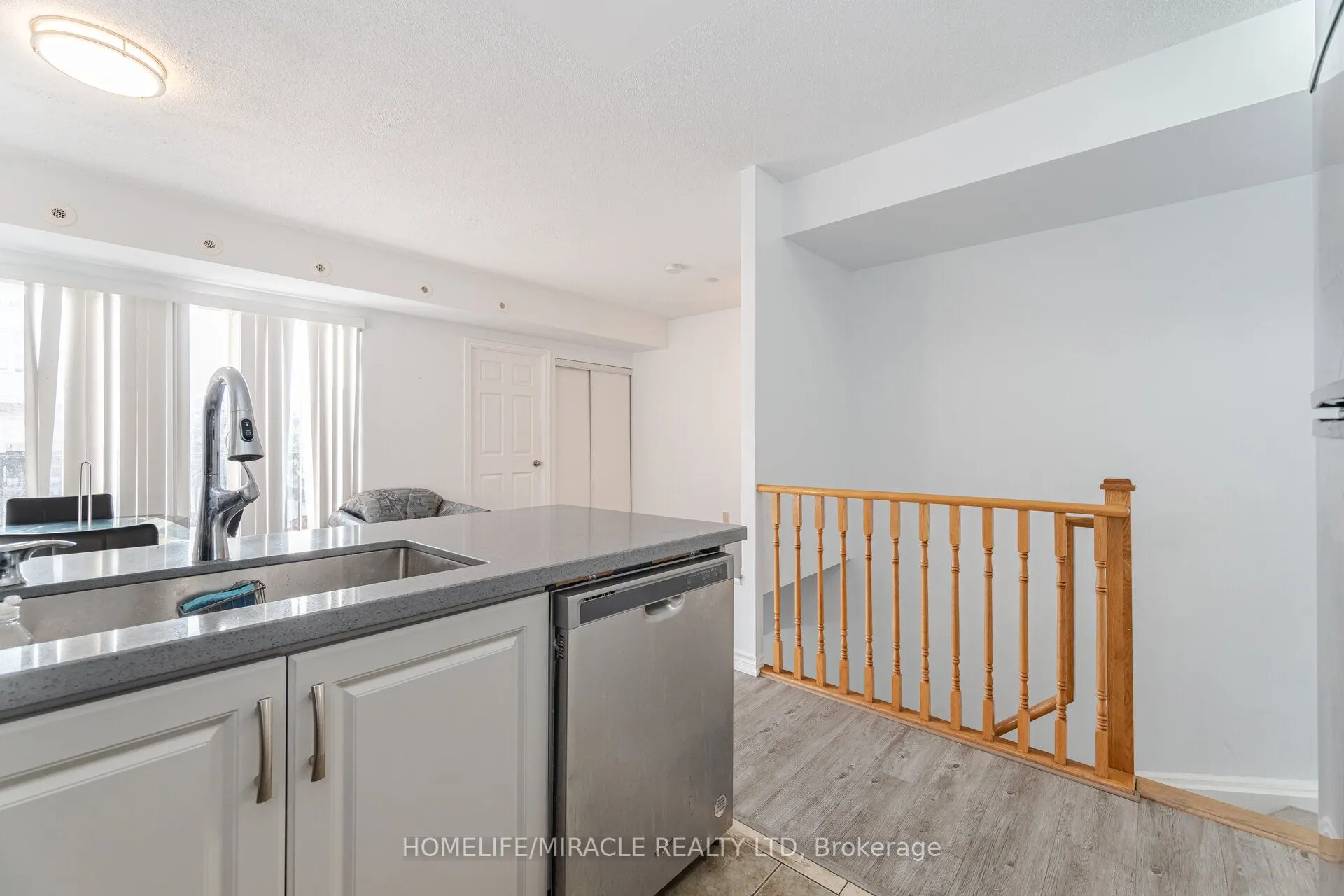 3049 Finch Avenue W #2002