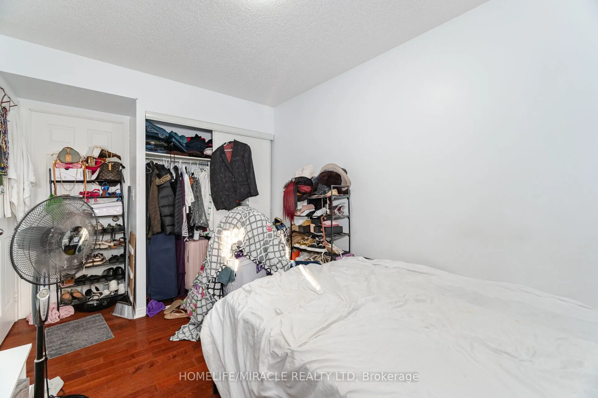 3049 Finch Avenue W #2002