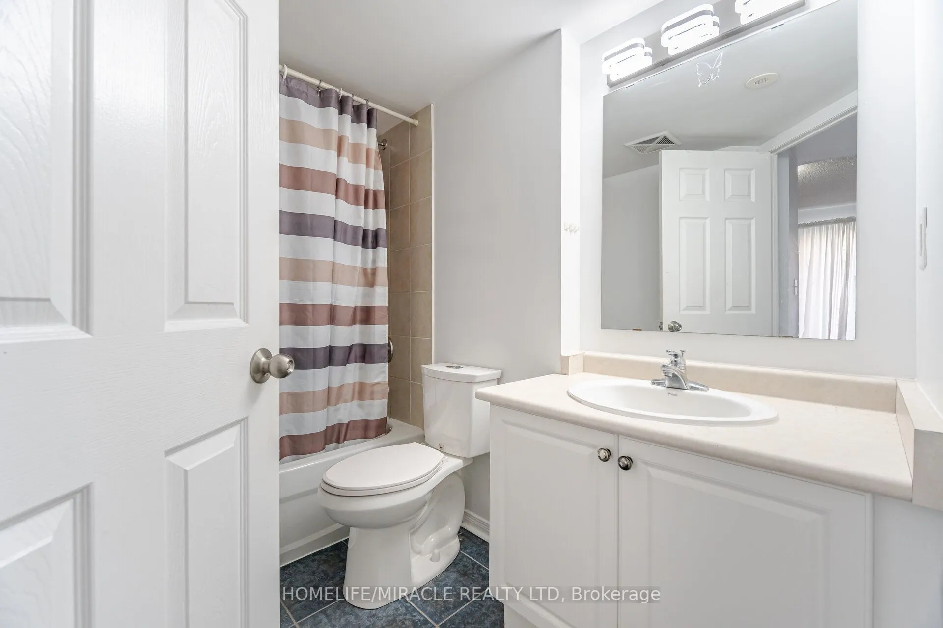 3049 Finch Avenue W #2002